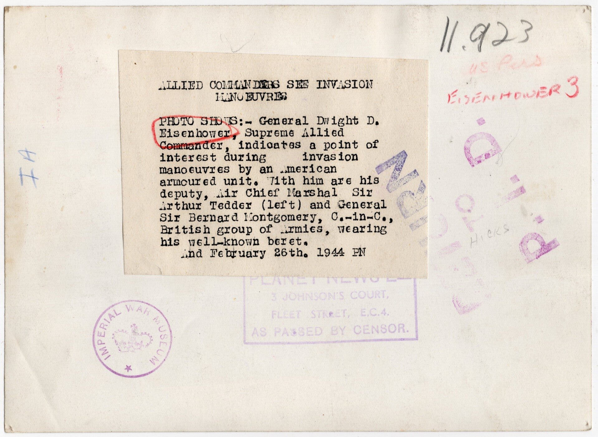 Original WW2 US Press Photo - General Dwight D. Eisenhower with General Bernard Montgomery discussing invasion plans (1944) — image 2