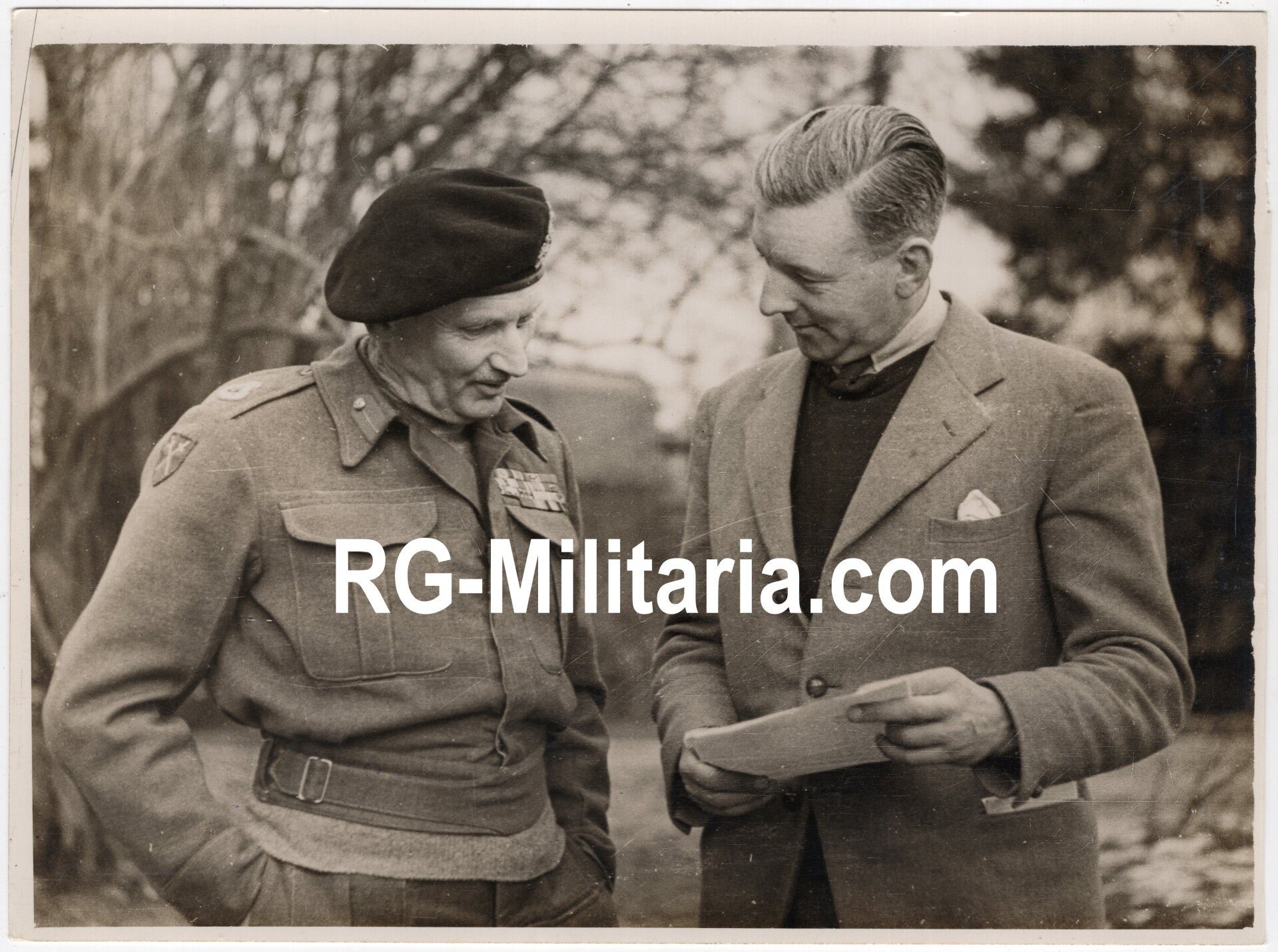 Original WW2 British Press Photo - General Montgomery with Donald McCullough (1945) — image 3