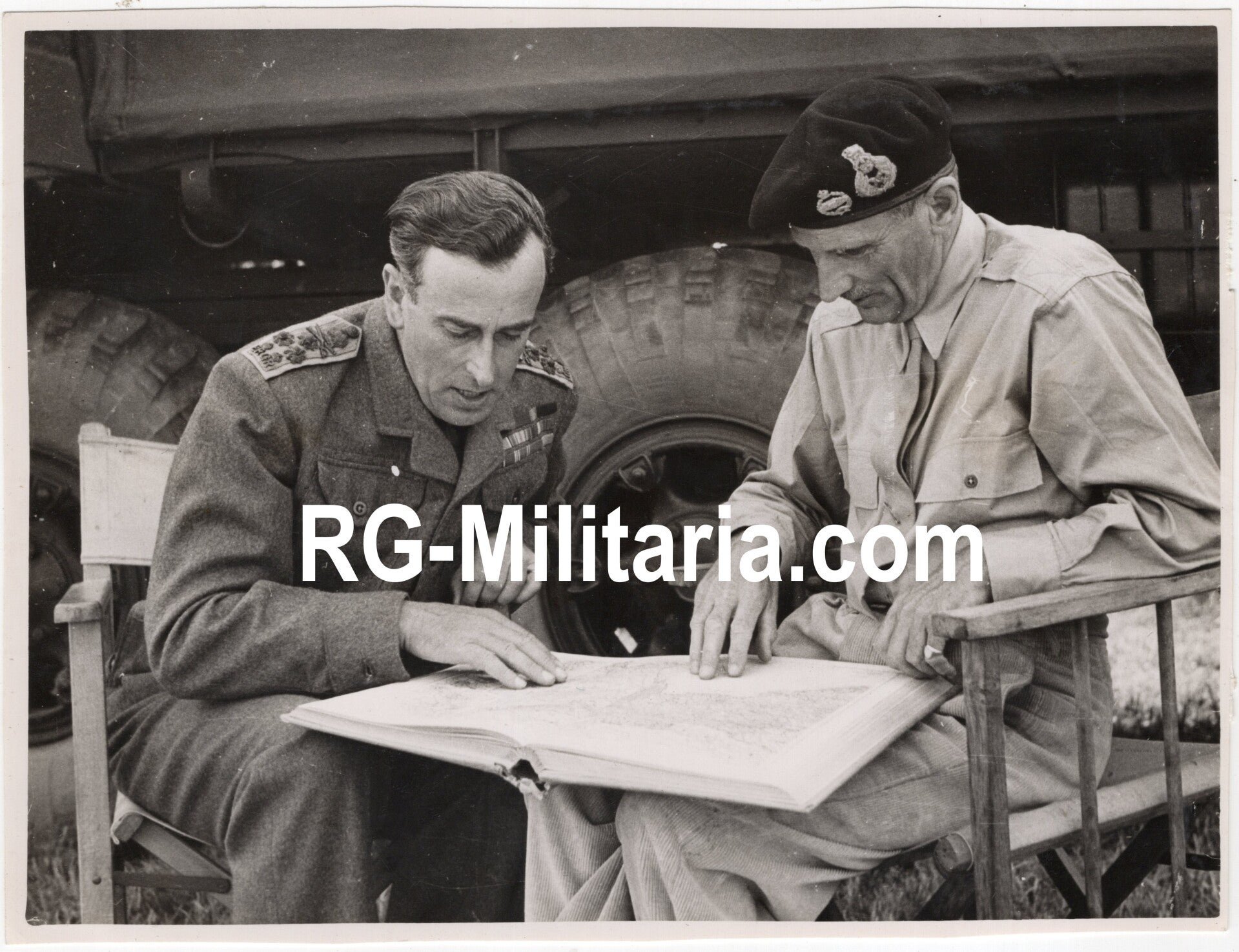 Original WW2 British Press Photo - Admiral Lord Louis Mountbatten with General Montgomery in Normandy, France, Operation Overlord (1944) — image 3