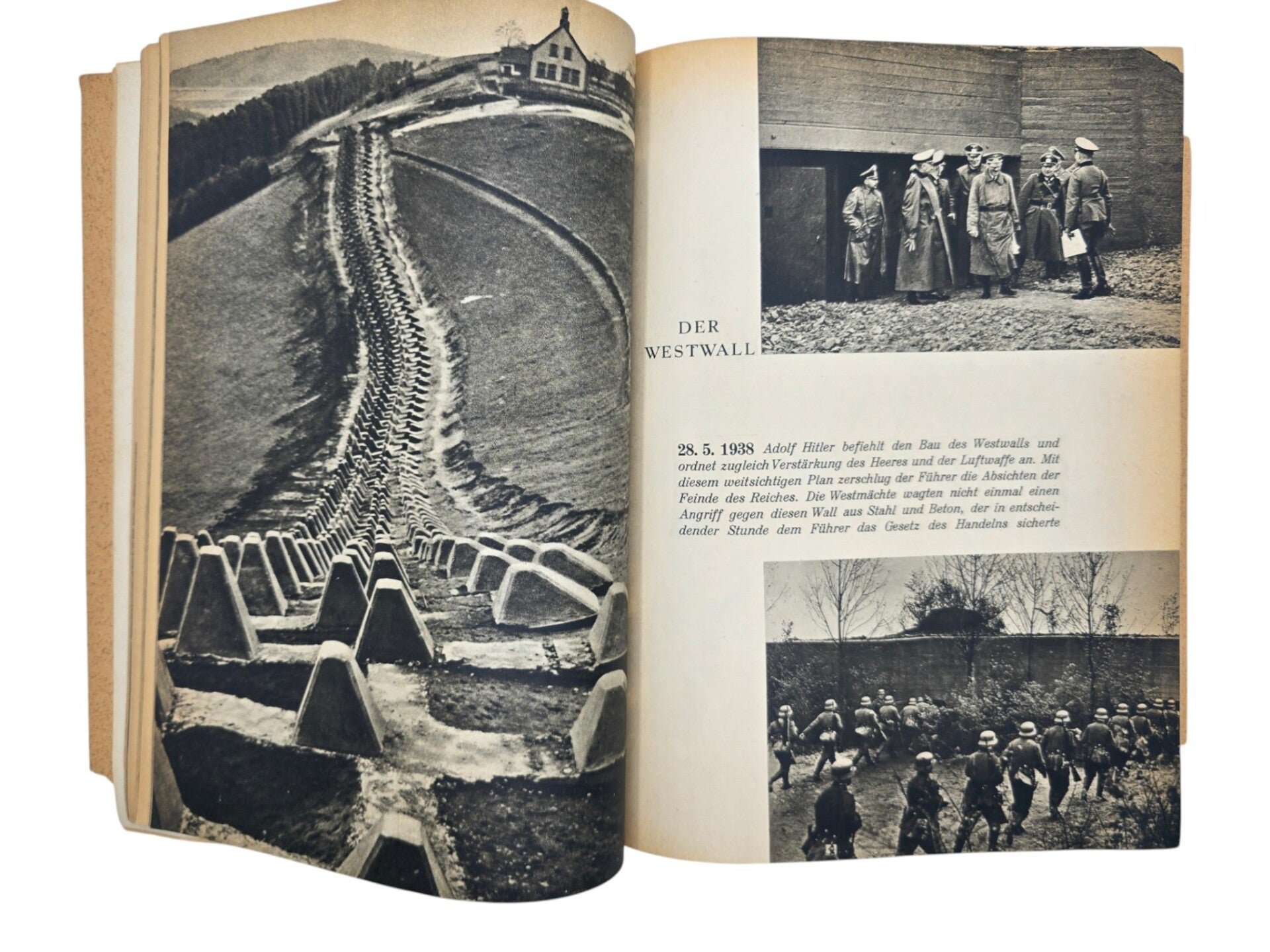 Original WW2 German Book - Das Reich Adolf Hitlers, Ein Bildbuch vom Werden Großdeutschlands (1940) — image 6