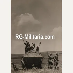 Original WW2 German Press Photo - German Panzer Sd.Kfz 251 …