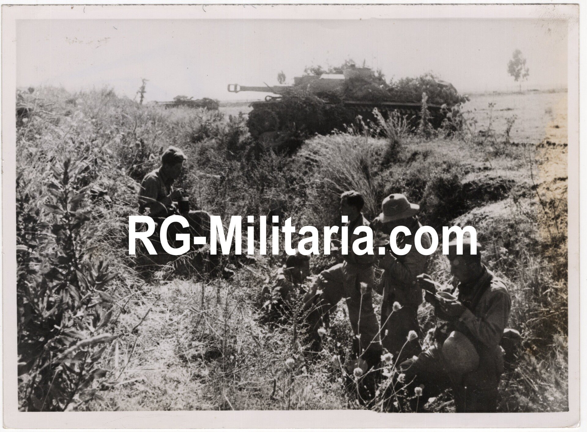Original WW2 German Press Photo - German Panzer Tank Sturmhaubitze in Sicily, Italy (1943) — image 3