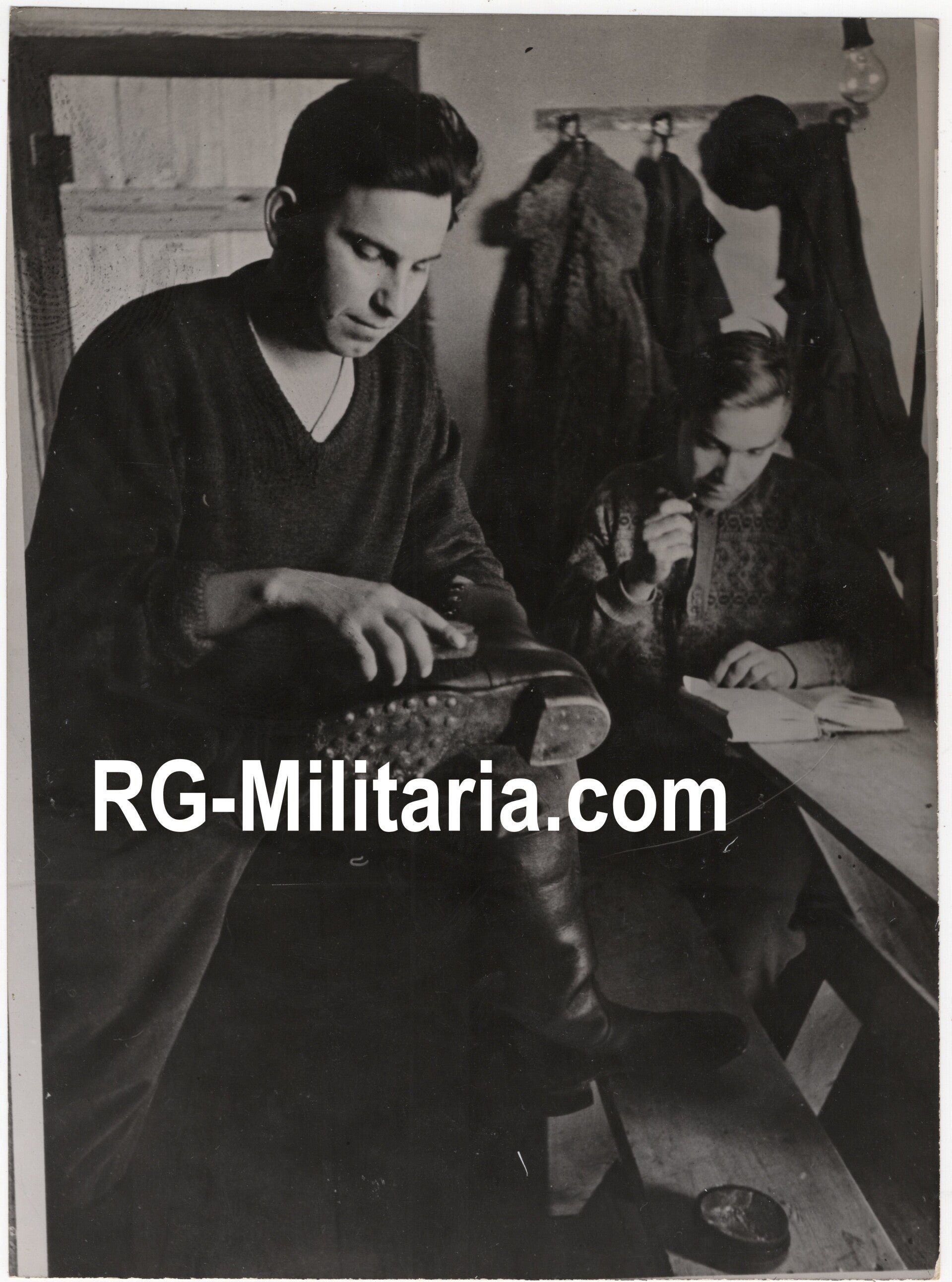 Original WW2 Italian Press Photo - Ostvolker Wehrmacht volunteers in their barracks (1943) — image 3