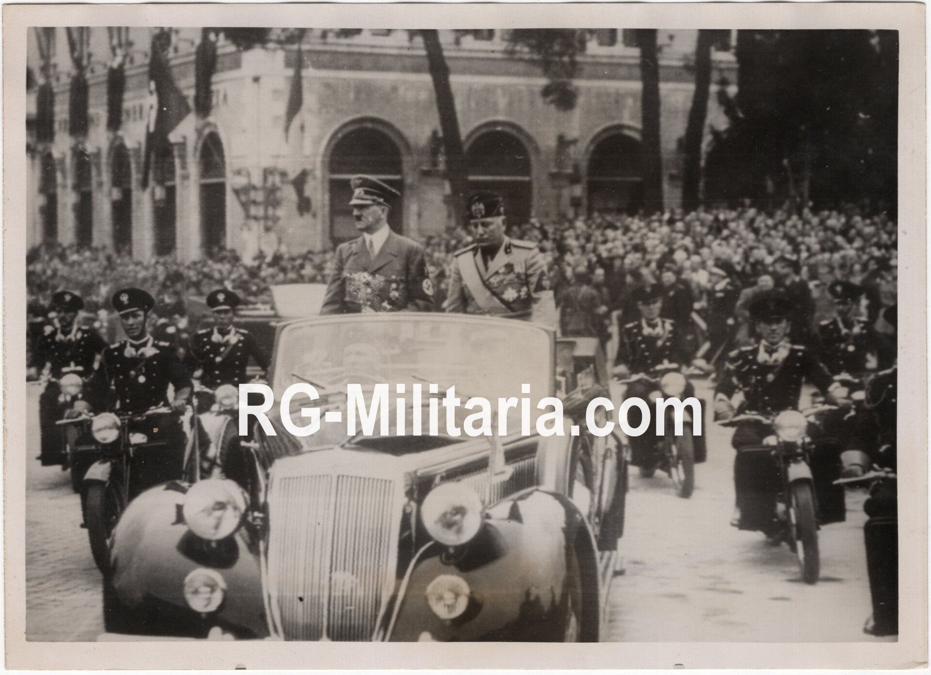 Original WW2 French Press Photo - Adolf Hitler and Benito Mussolini in Rome, Italy — image 3