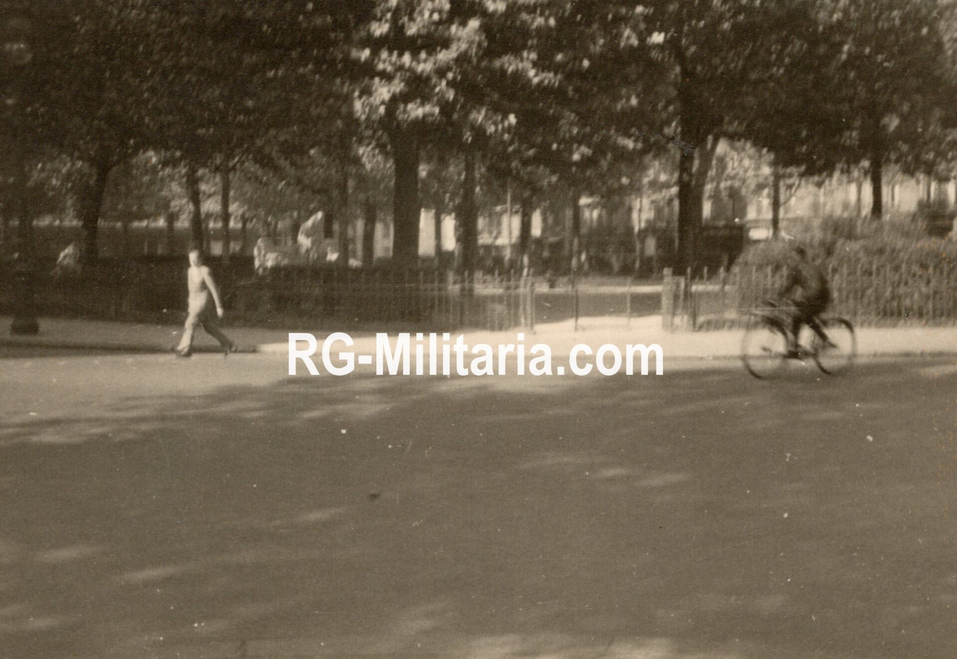 Original WW2 French Photo - Liberation of Paris, France (1944) — image 19