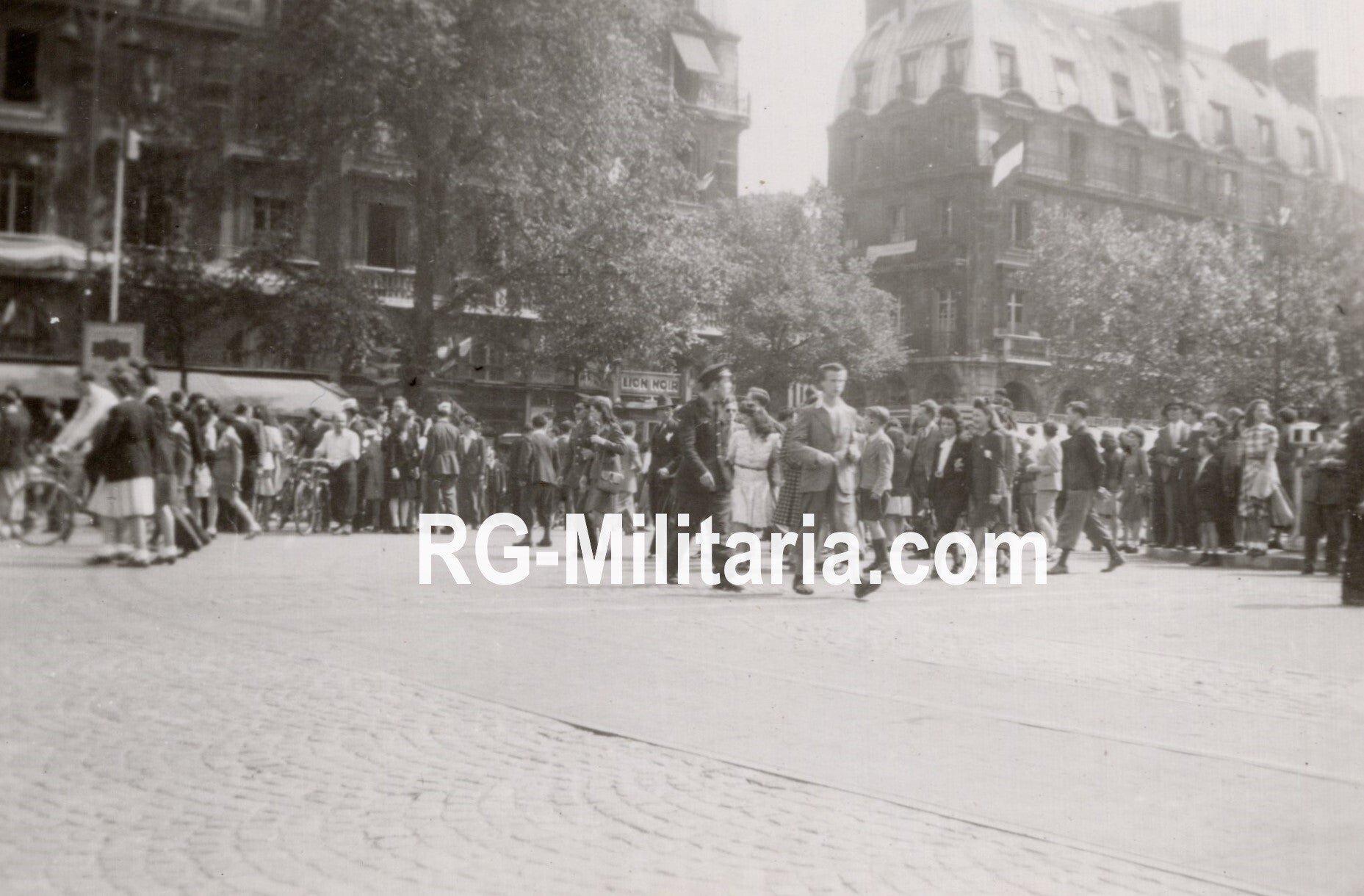 Original WW2 French Photo - Liberation of Paris, France (1944) — image 28