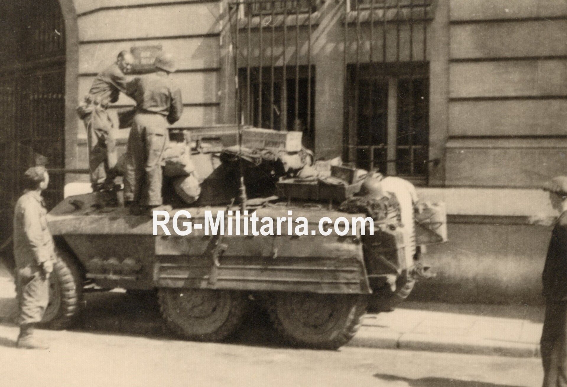 Original WW2 French Photo - Liberation of Paris, France (1944) — image 6