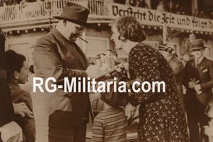 Original WW2 French Press Photo - Hermann Göring handing out …