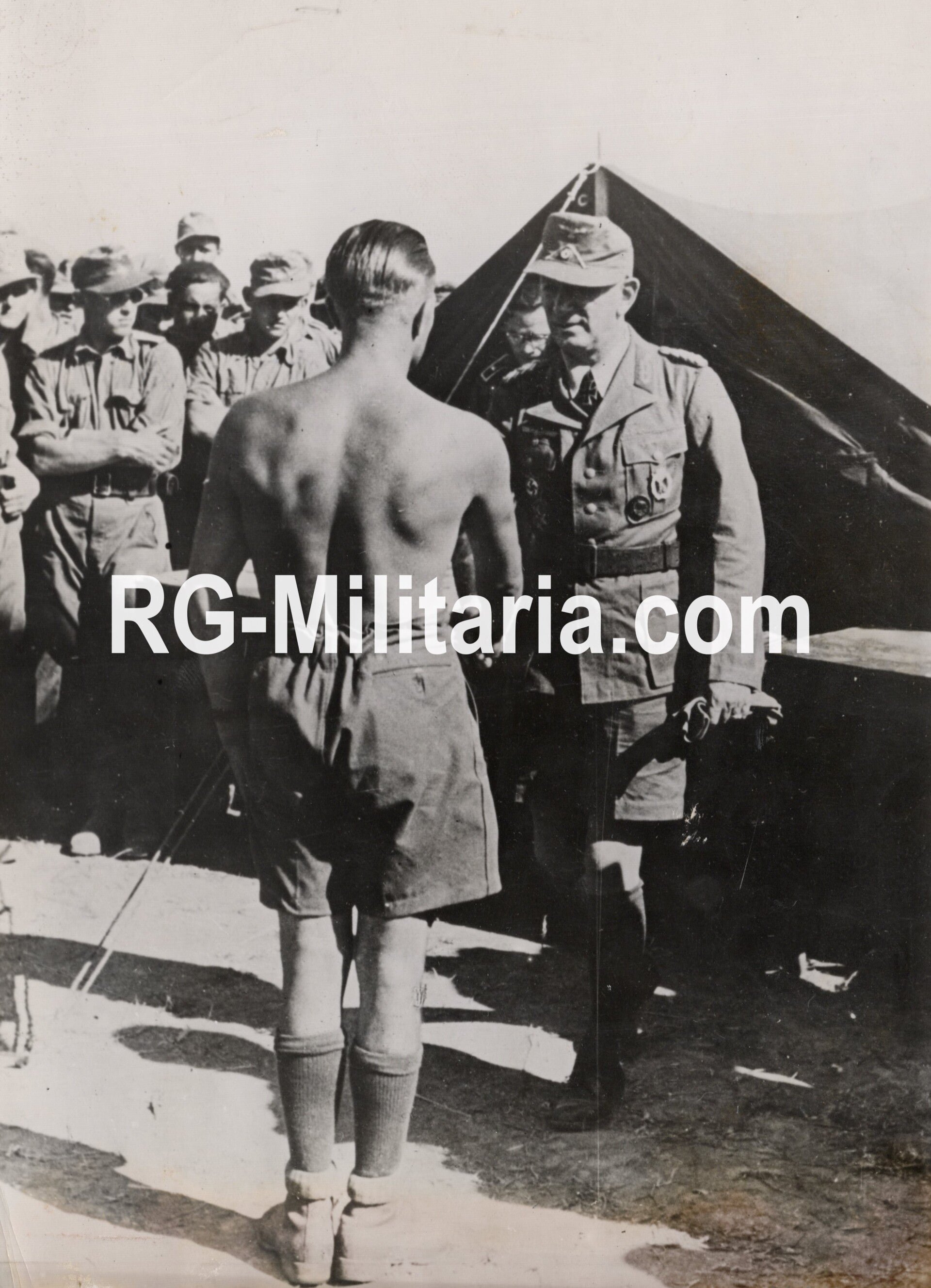 Original WW2 Spanish Press Photo - Knights Cross General at the Kuban front — image 3