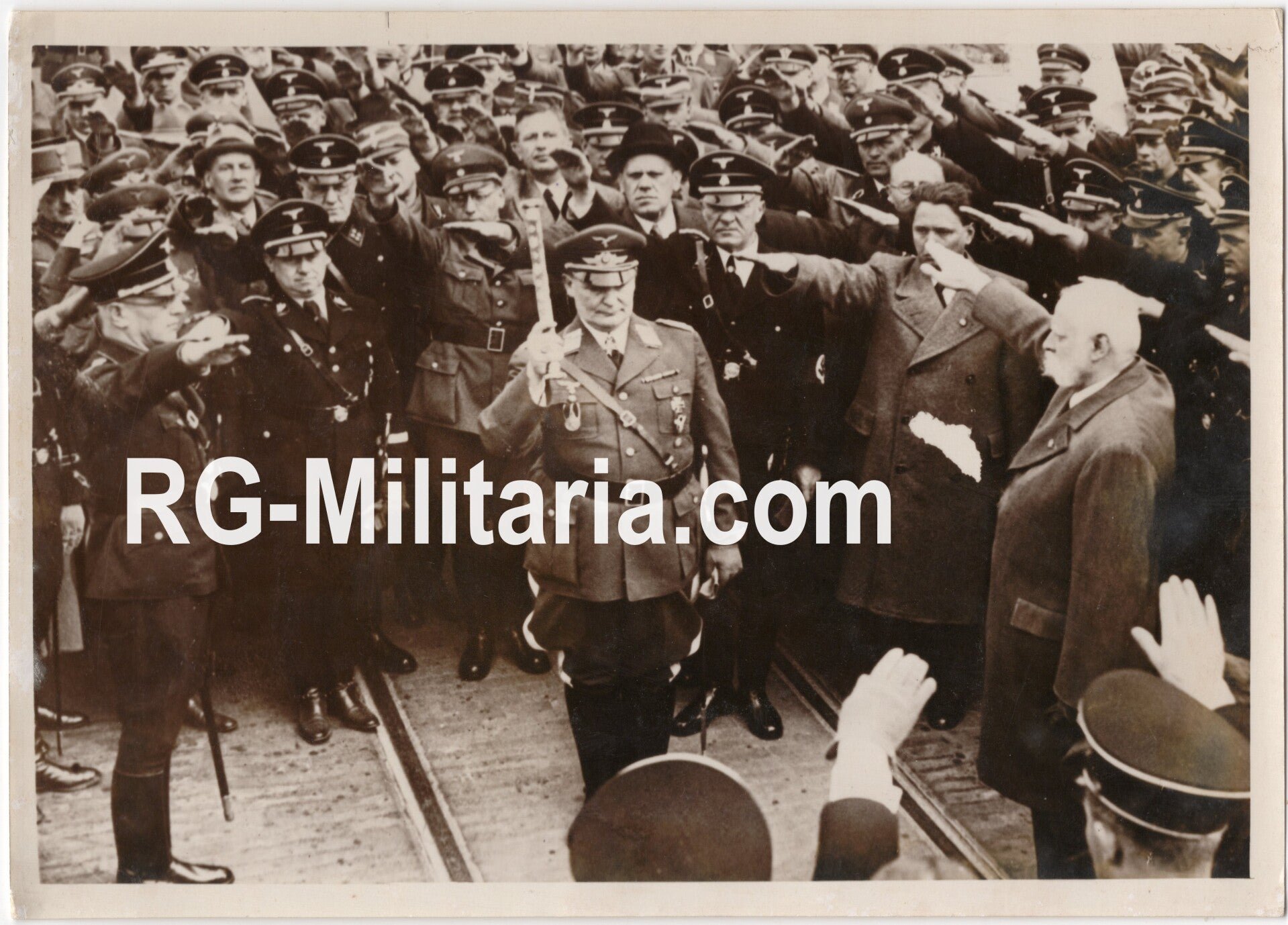 Original WW2 French Press Photo - Luftwaffe Reichsmarschall Hermann Göring with a Field Marshal Baton + Blutorden Einzelspange, Seyss Inquart in Vienna (1938) — image 3