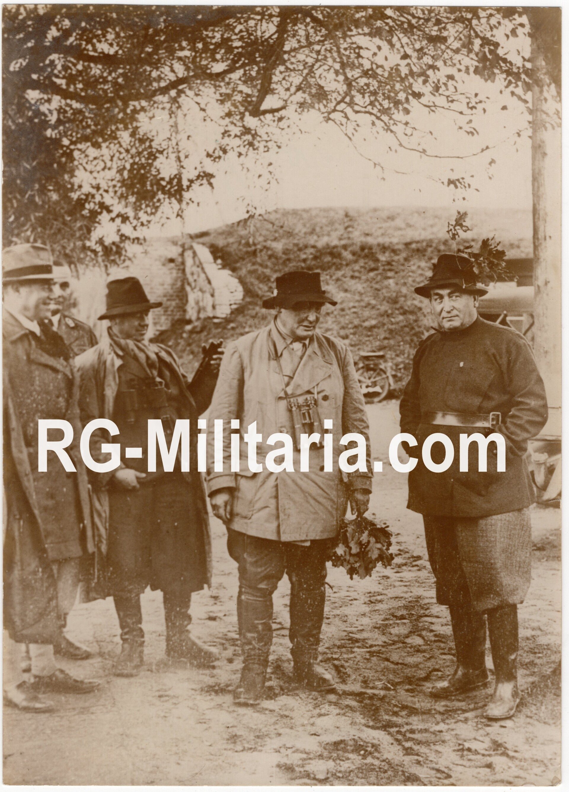 Original WW2 French Press Photo - Luftwaffe Reichsmarschall Hermann Göring talking with the Hungarian Minister Gyula Goemboes (1935) — image 3