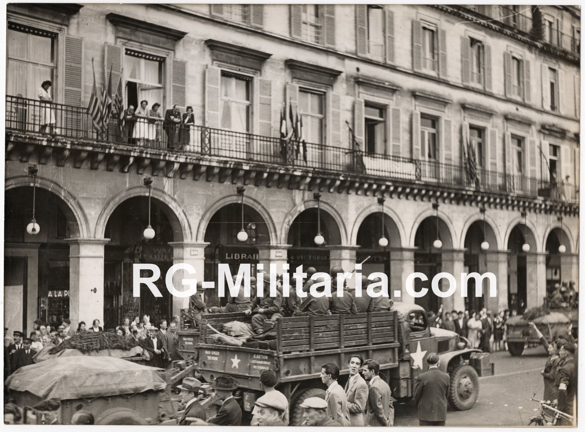 Original WW2 French Press Photo - Liberation of Paris, France (1944) — image 3