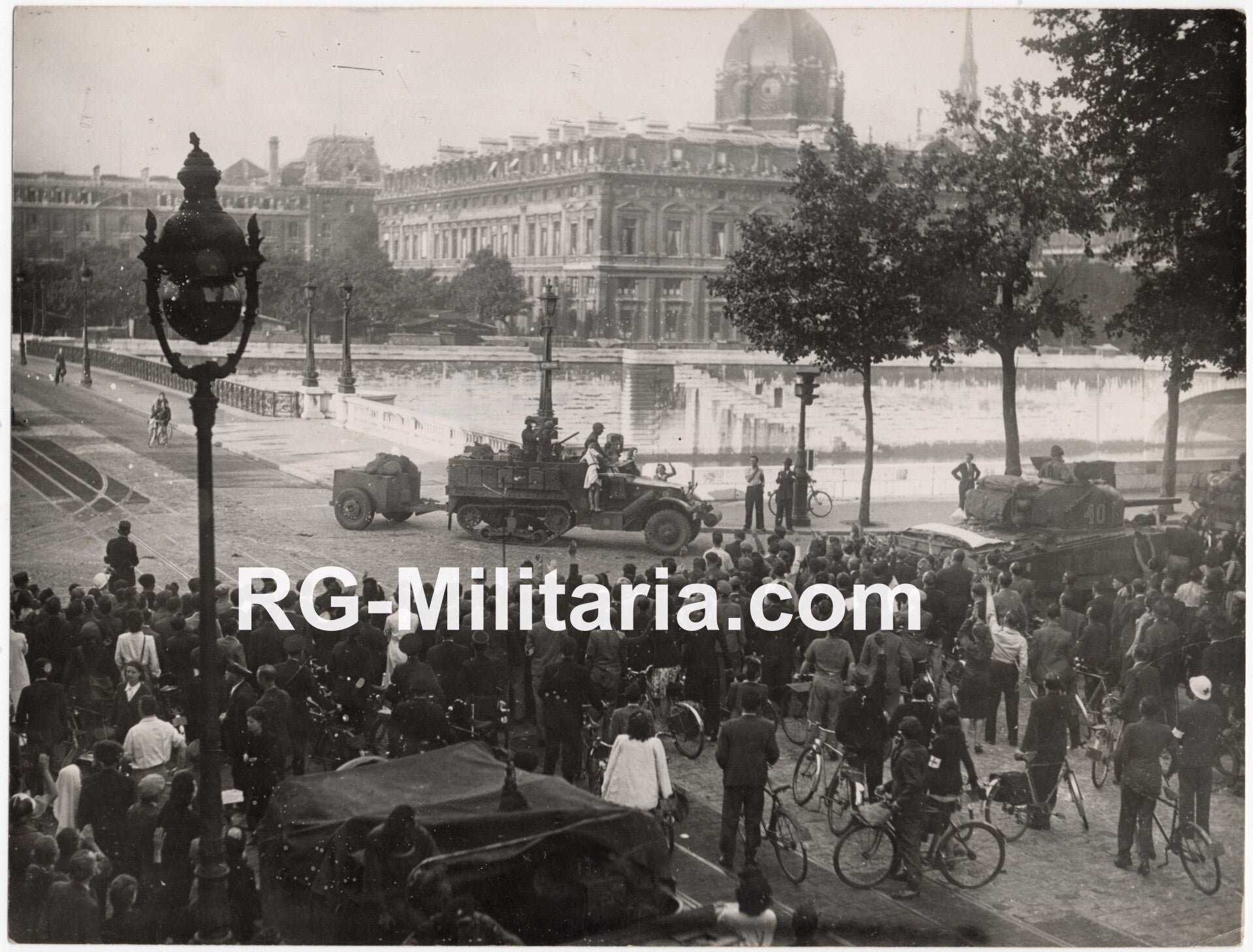 Original WW2 French Press Photo - Liberation of Paris, France (1944) — image 3