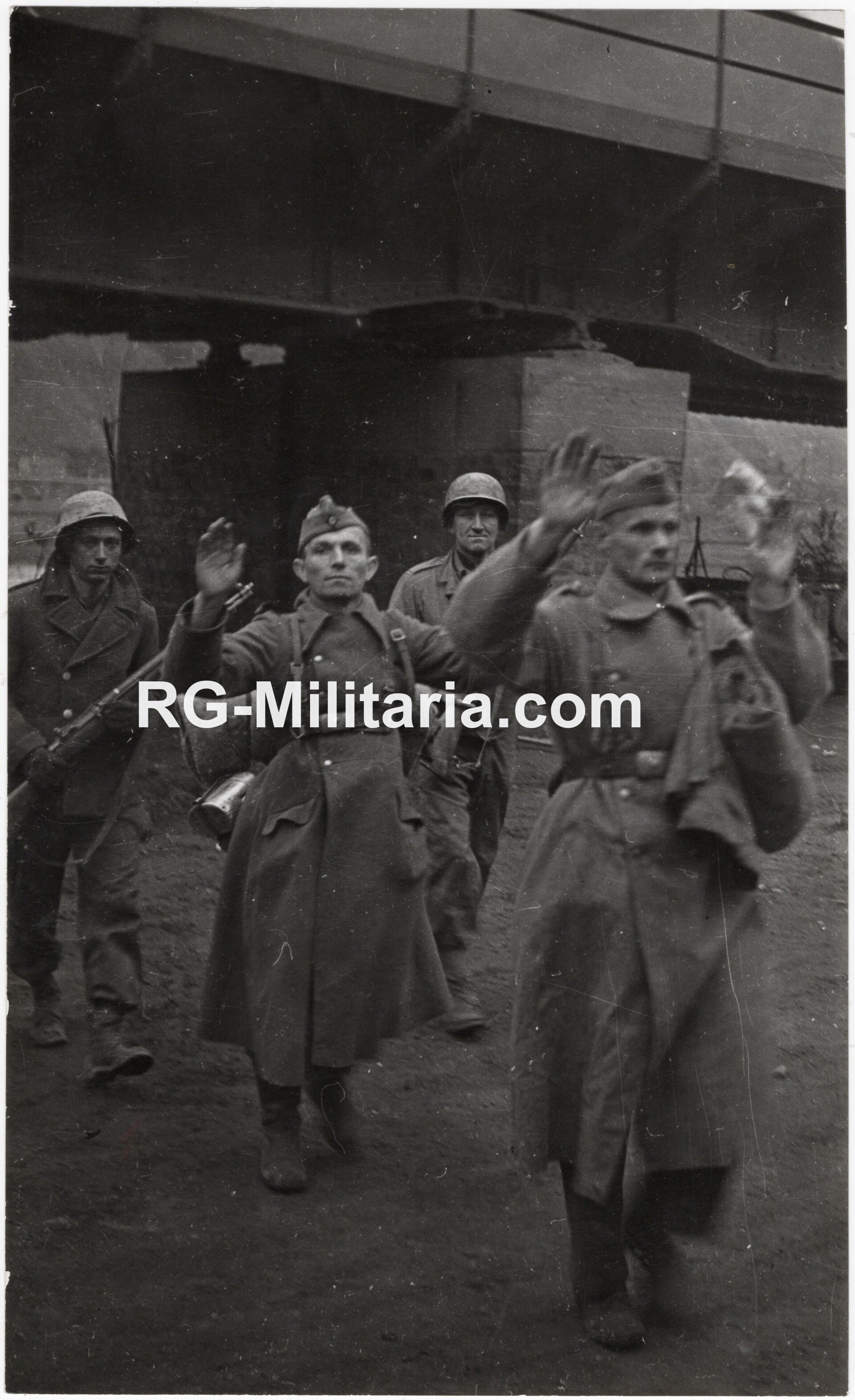 Original WW2 French Press Photo - Captured German POW soldiers (1945) — image 3