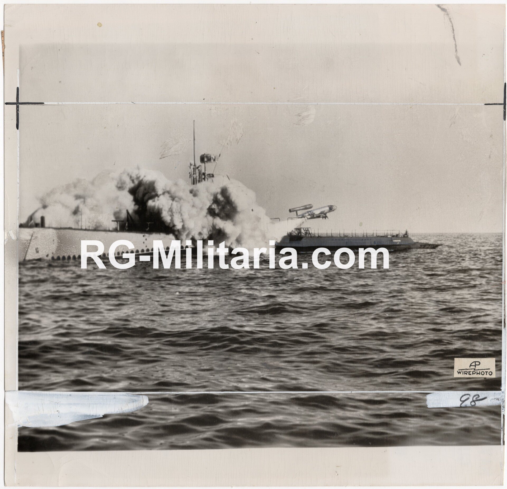 Original WW2 US Press Photo - US-made V1 V-weapon shot from the submarine Canbonero, Hawaii (1949) — image 3