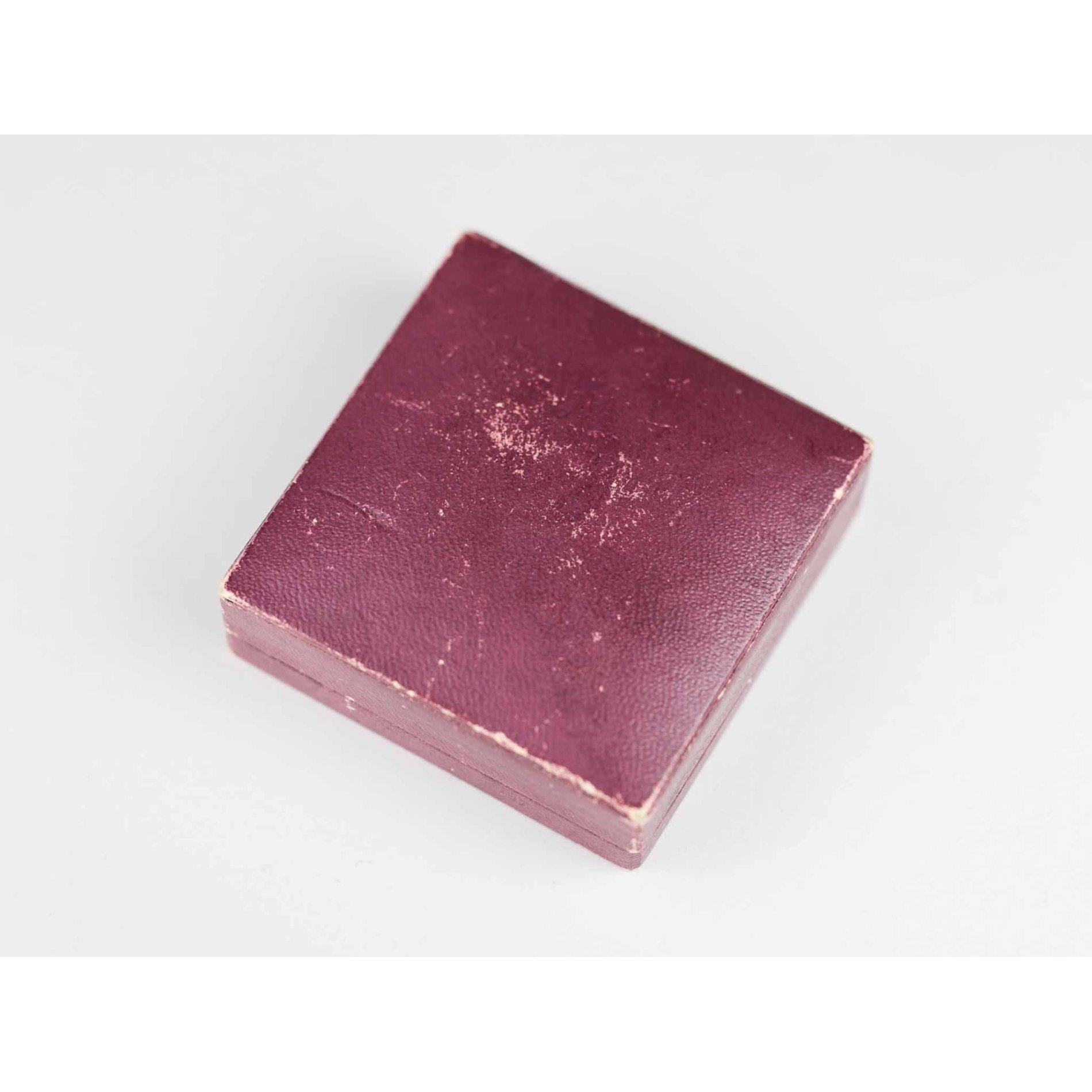 Rotes Etui für ein Verwundetenabzeichen in Silber — image 2