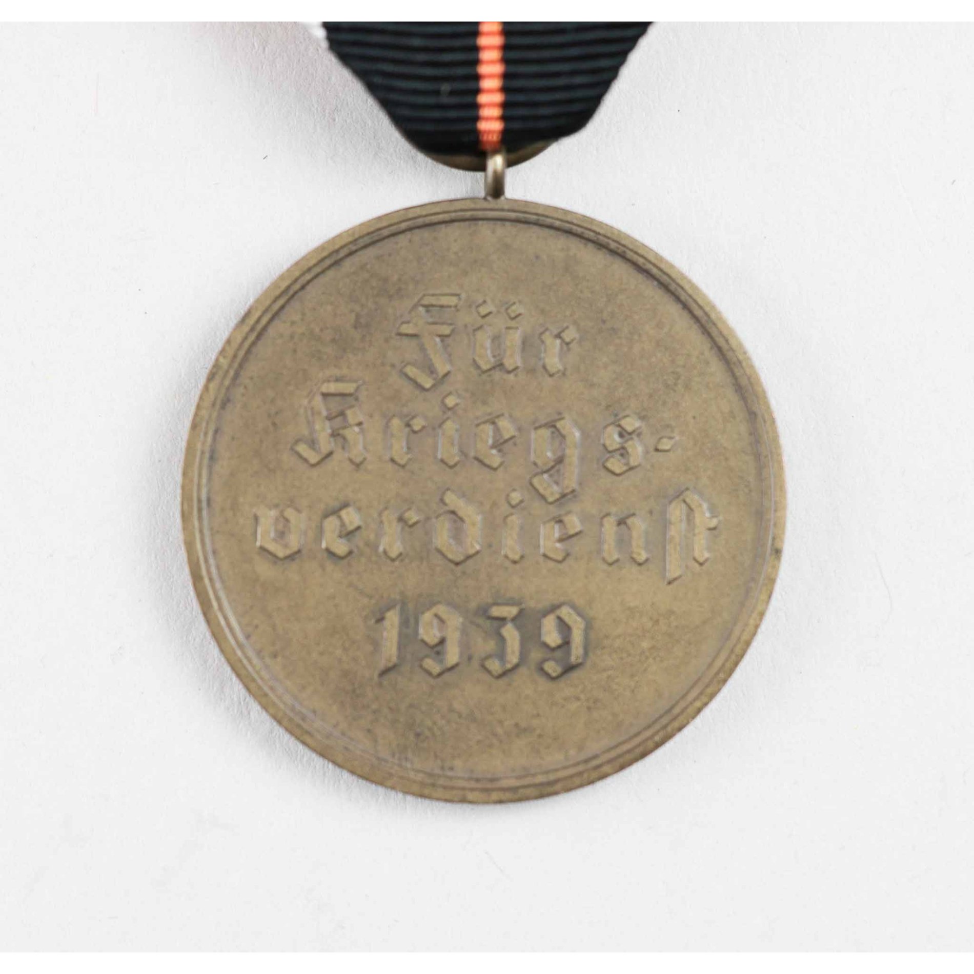 Kriegsverdienstmedaille 1939 am frühen orangenen Band — image 3