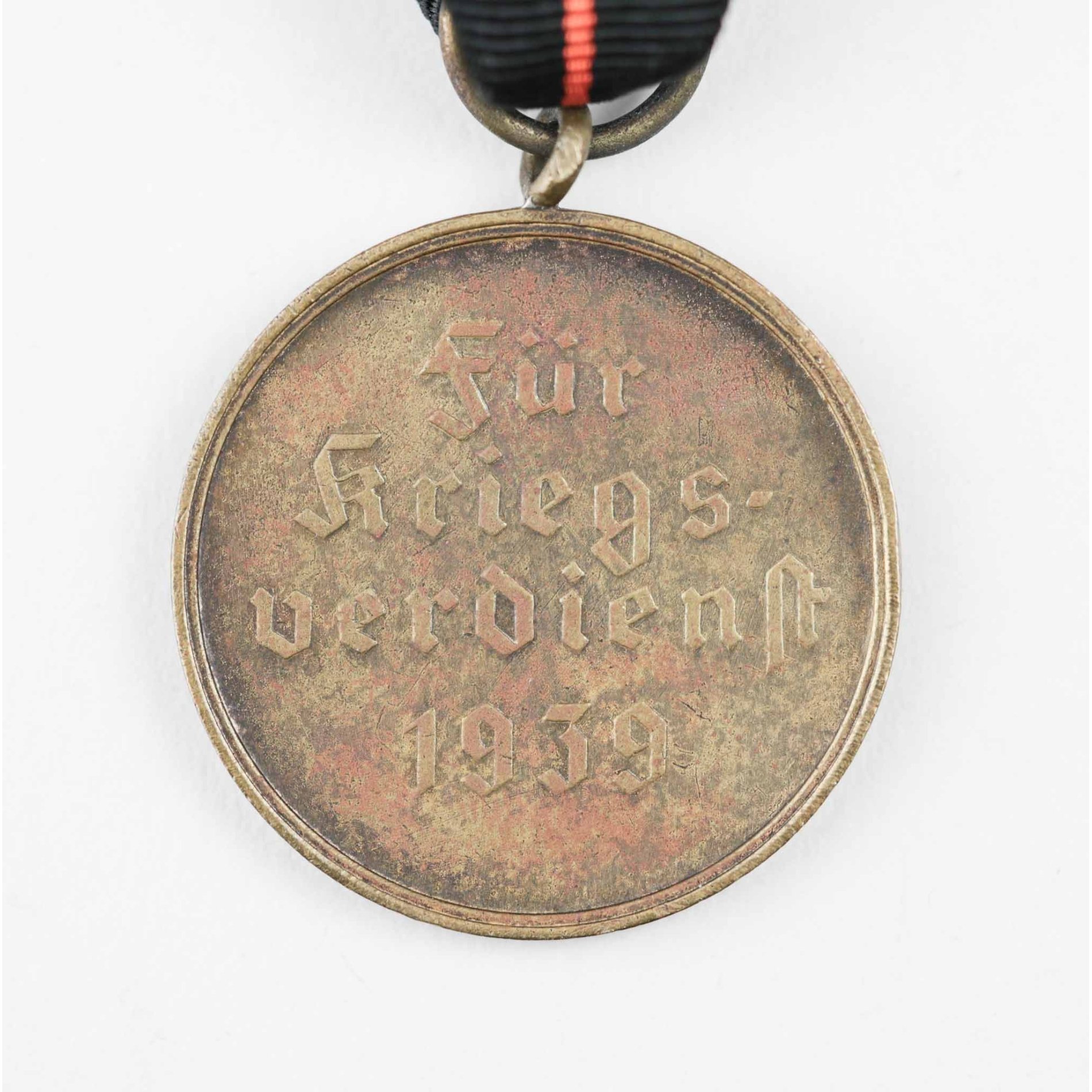 Kriegsverdienstmedaille 1939 am frühen orangenen Band — image 4