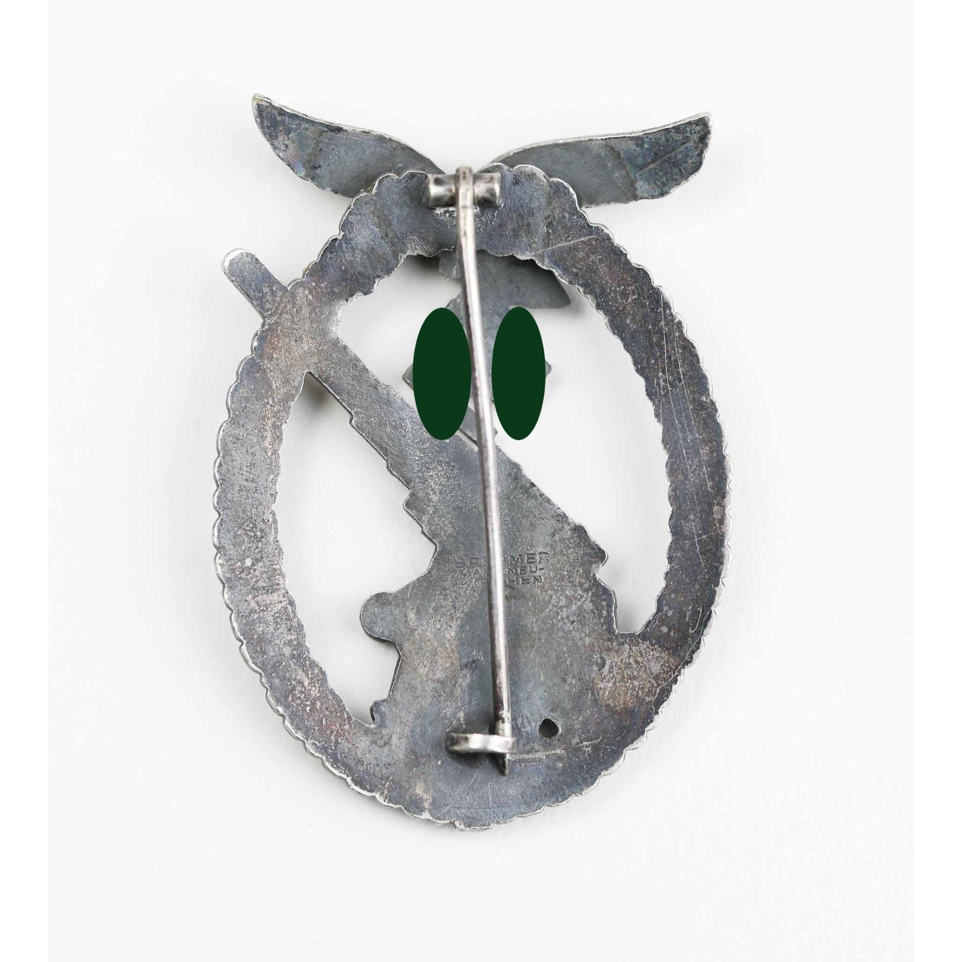 Luftwaffe Flakkampfabzeichen im Etui, Herst. Gustav Brehmer in Buntmetall! — image 4