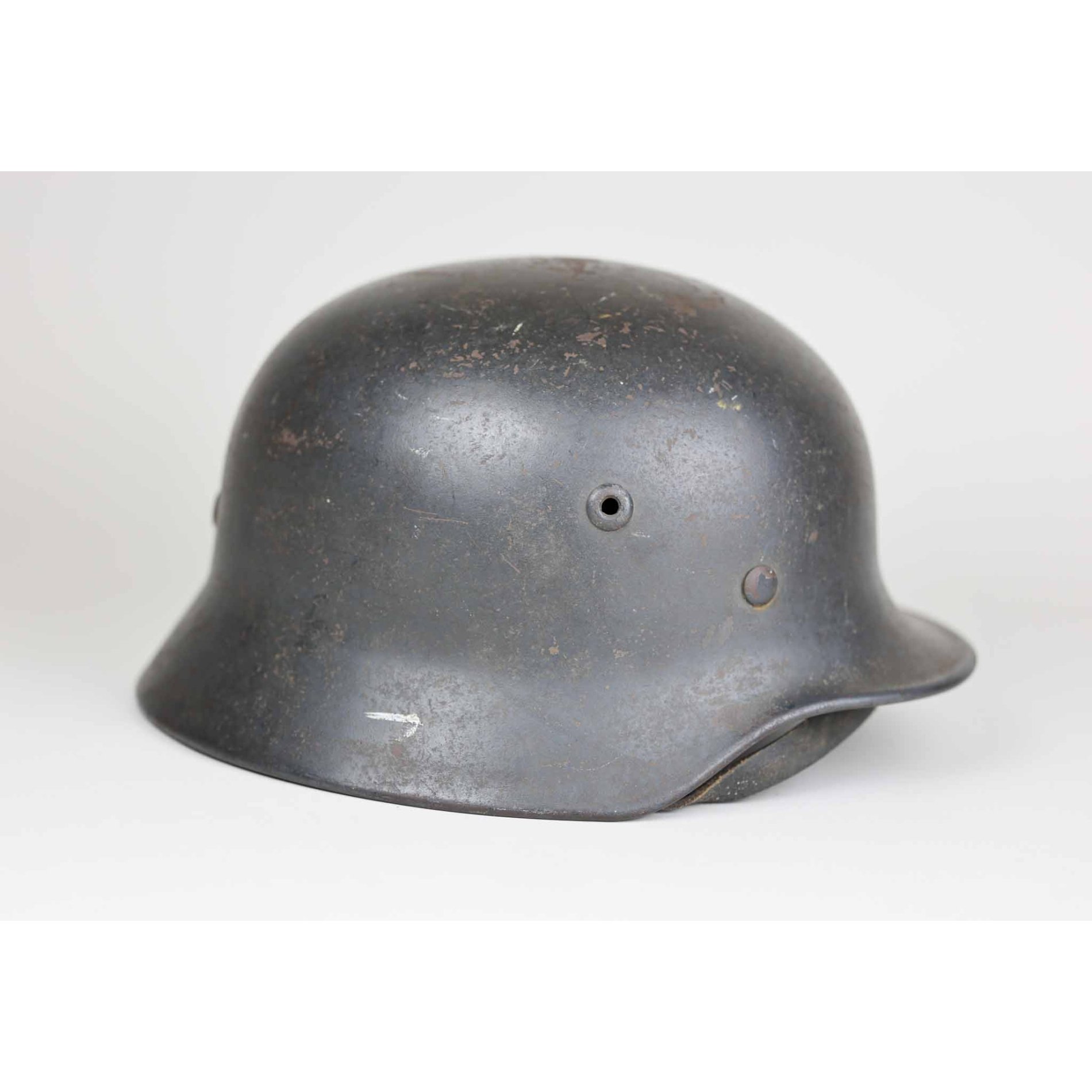 M40 Stahlhelm der Luftwaffe Q64 mit Trägernamen — image 4