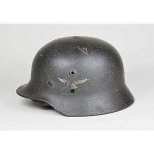 M40 Stahlhelm der Luftwaffe Q64 mit Trägernamen