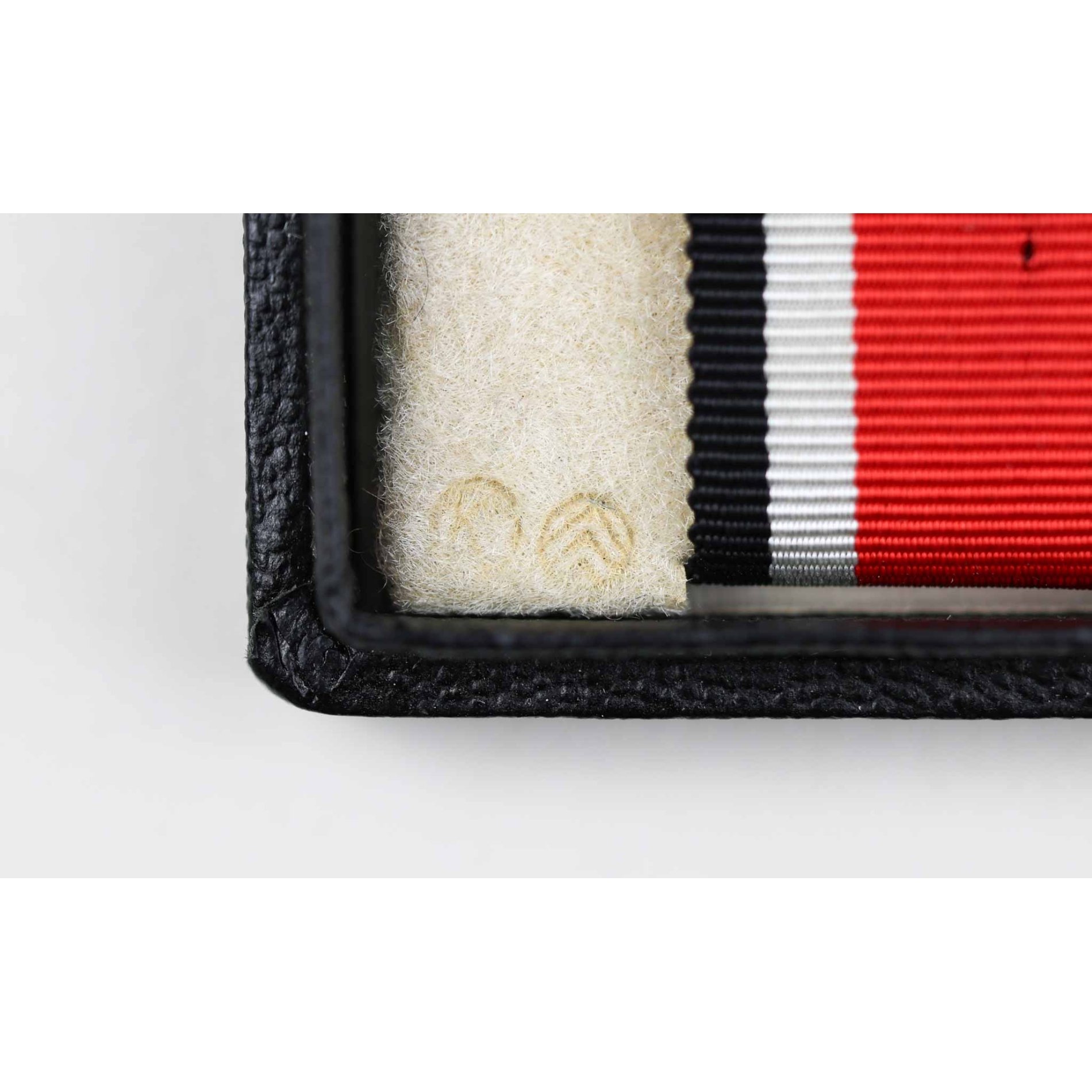 Ehrenblattspange des Heeres im Verleihungsetui — image 5