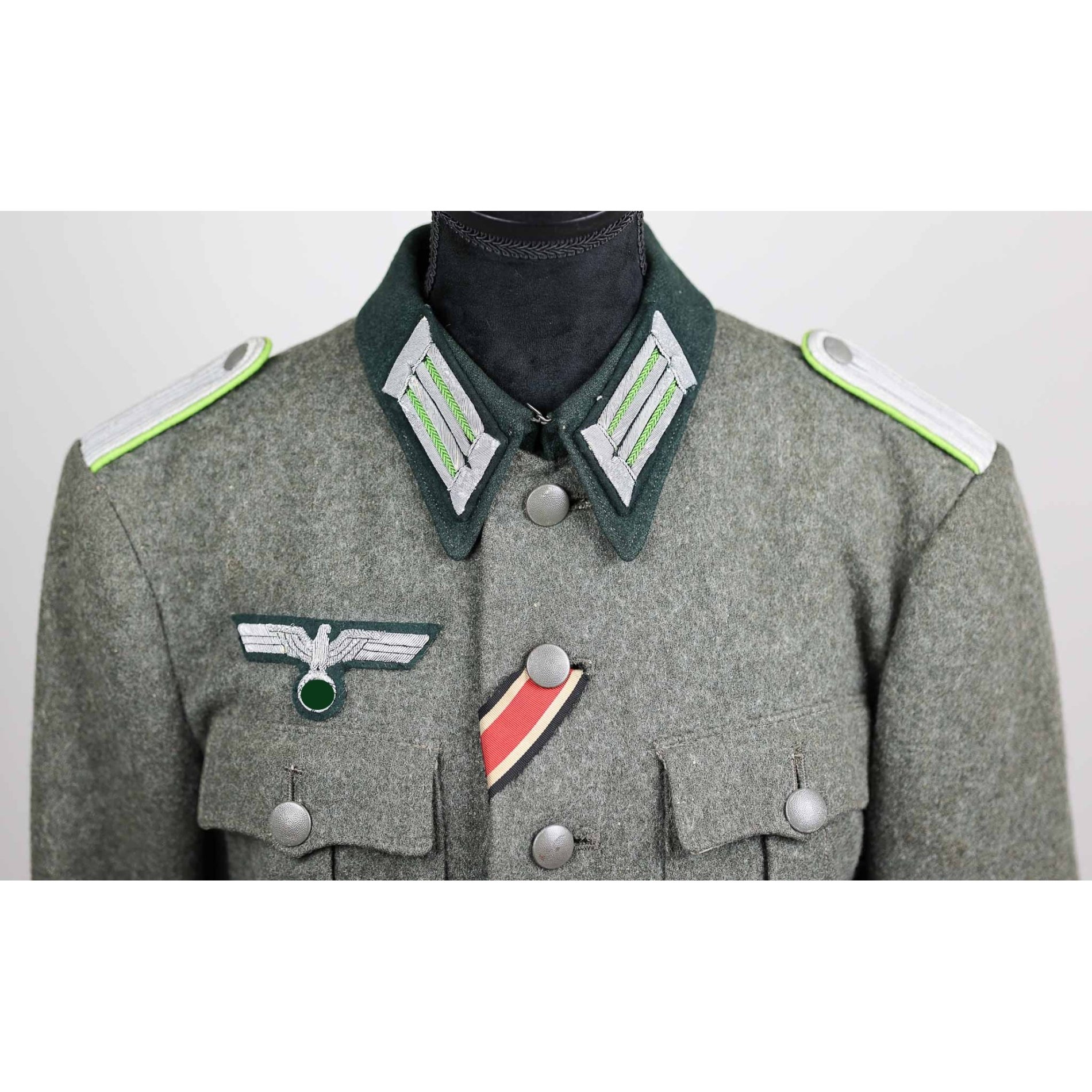 Wehrmacht Feldbluse für einen Leutnant im Panzer Grenadier Regiment — image 2