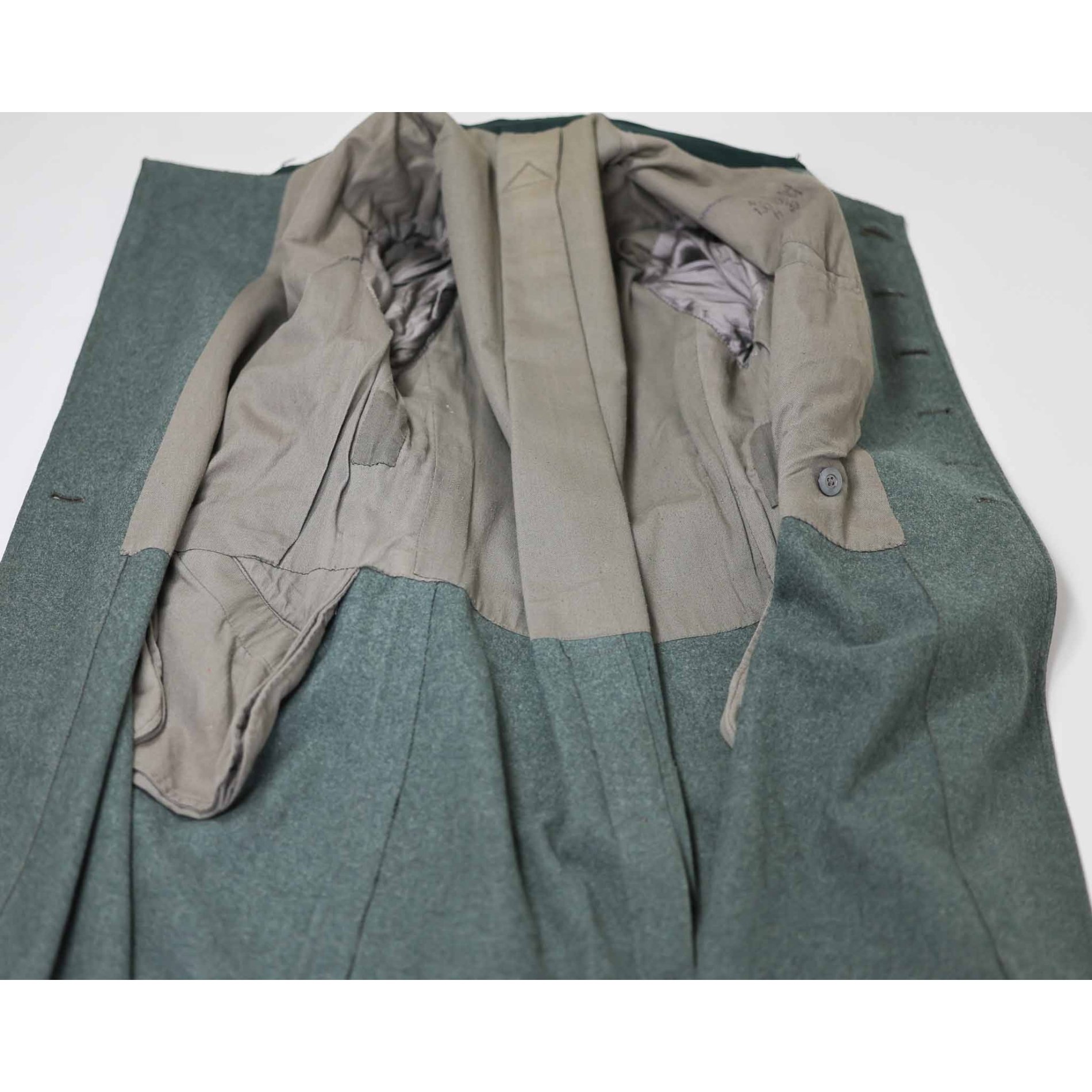 Wehrmacht Mantel für einen Oberleutnant der Artillerie — image 17