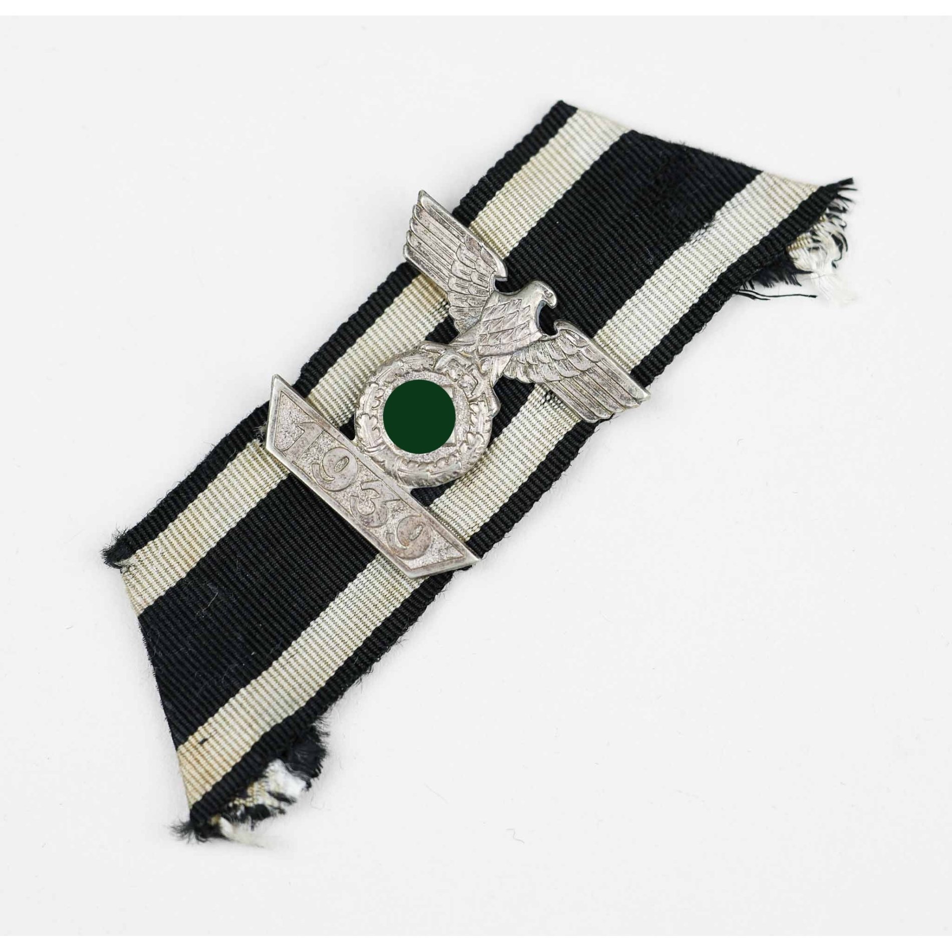 Wiederholungsspange zum Eisernen Kreuz 1914 2.Klasse L/11 — image 2