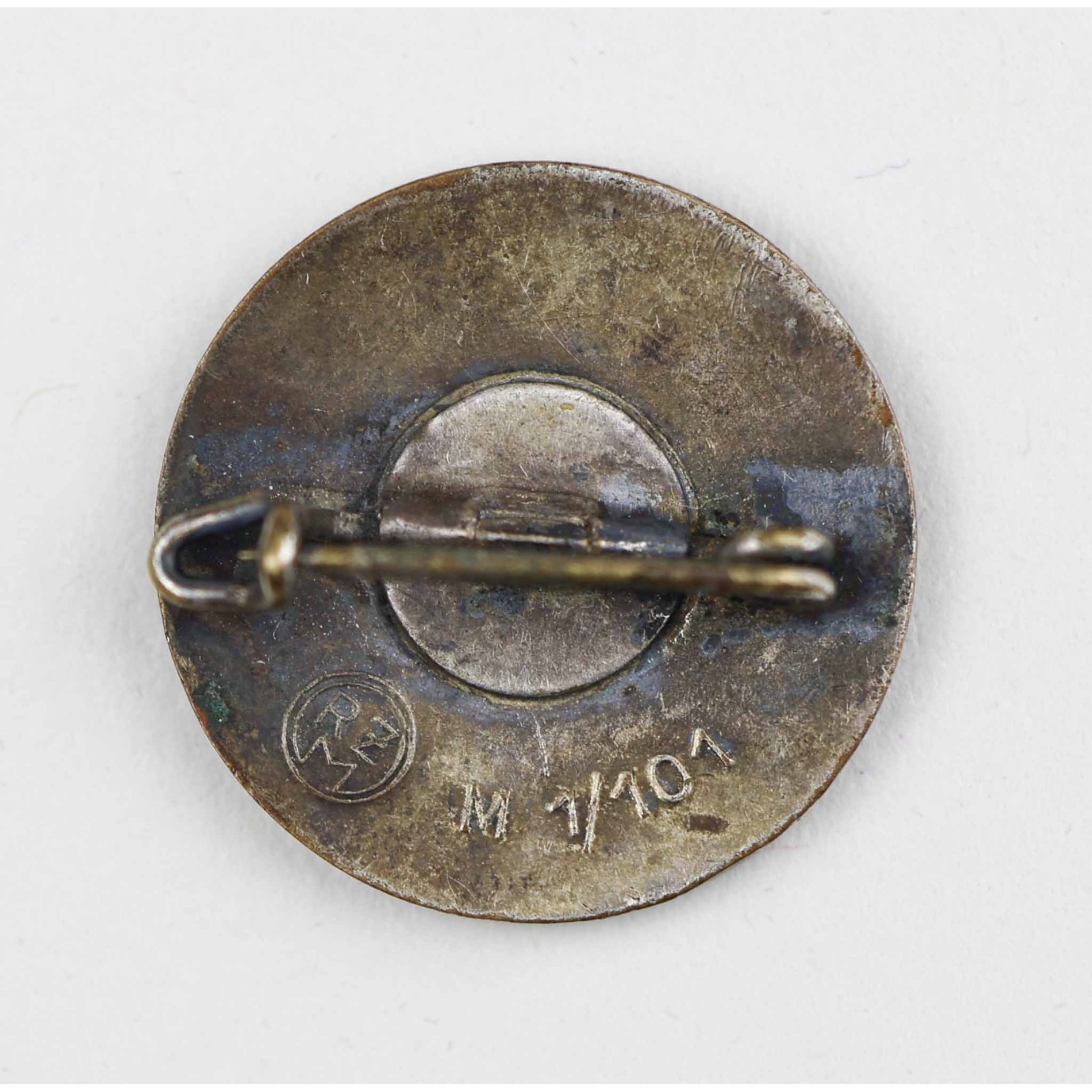 NSDAP Mitgliedsabzeichen mit Herst. RZM M1/101 — image 2
