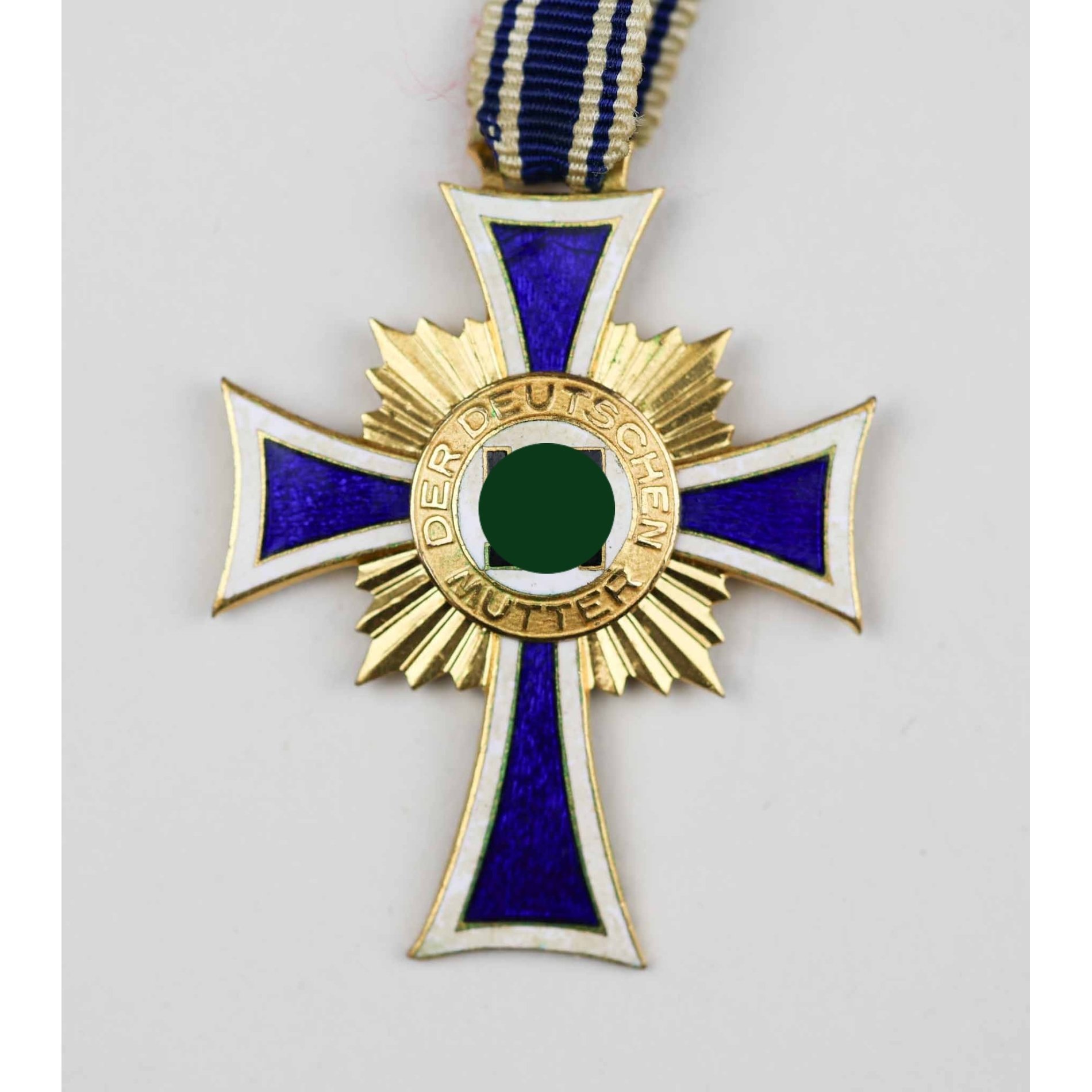 Ehrenkreuz der Deutschen Mutter Mutterkreuz in Gold — image 2