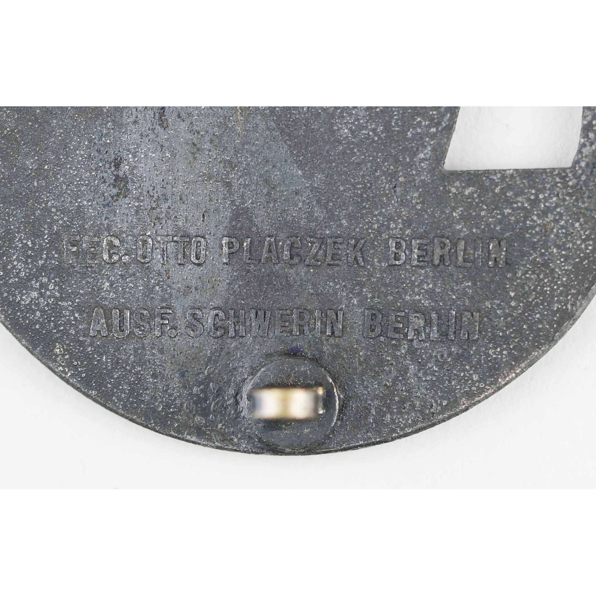 Blockadebrecher Abzeichen der Kriegsmarine mit Herst. Schwerin — image 3