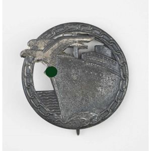 Blockadebrecher Abzeichen der Kriegsmarine mit Herst. Schwerin