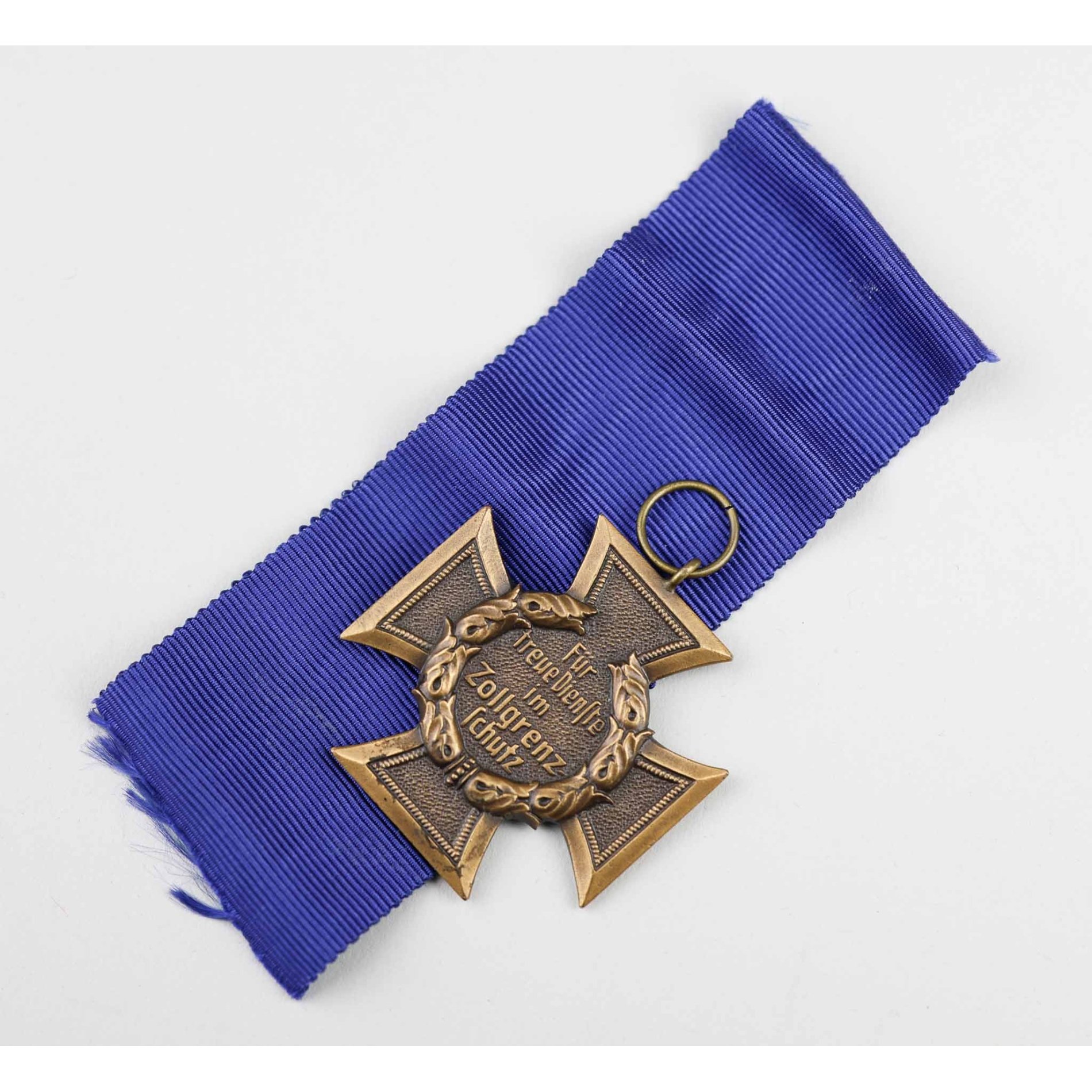 Zollgrenzschutzehrenzeichen 'Für Treue Dienste im Zollgrenzschutz' in Schachtel — image 4