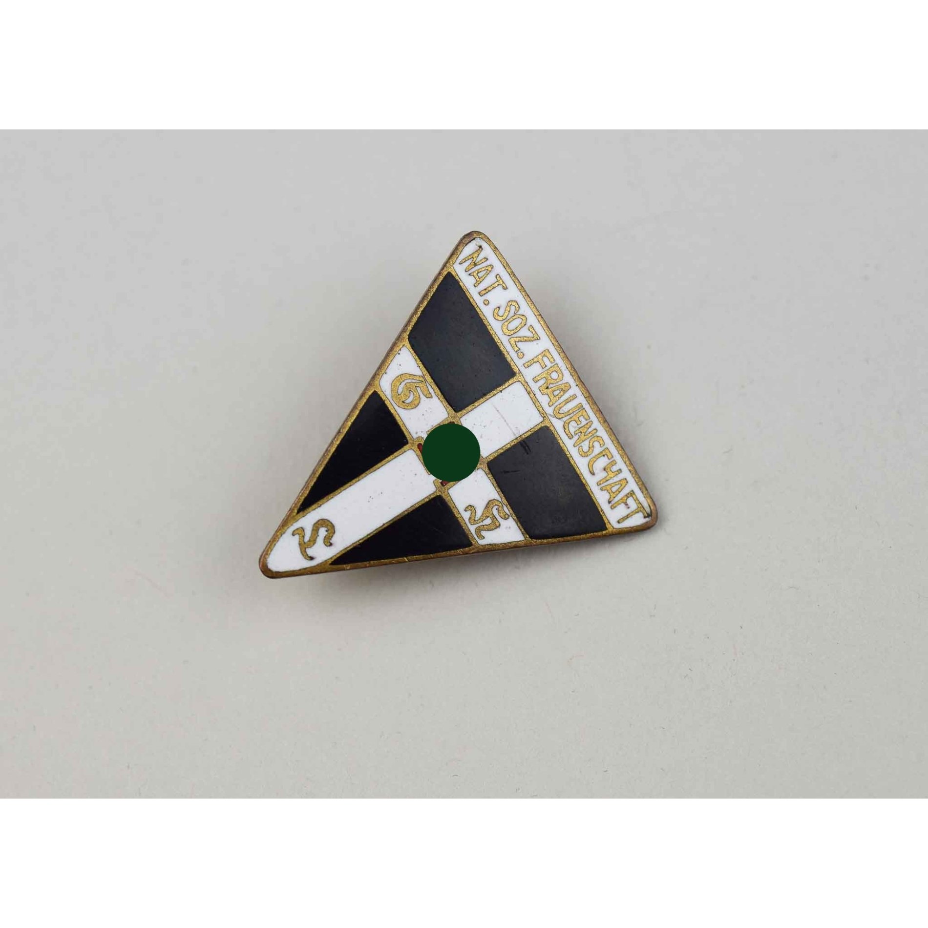 Nationalsozialistische Frauenschaft Mitgliedsabzeichen — image 3