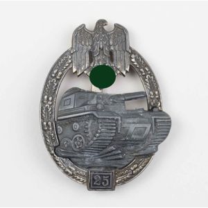 Panzerkampfabzeichen in Silber mit Einsatzzahl 25 (JFS)