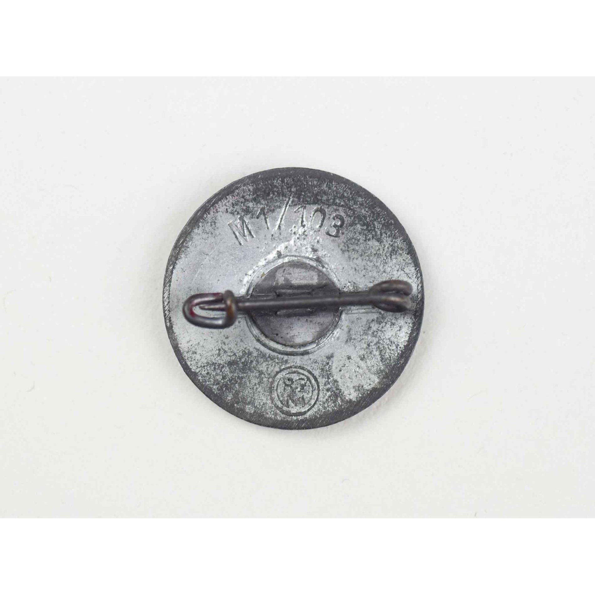 NSDAP Mitgliedsabzeichen RZM M1/103 in Zink, Zustand 1 — image 2
