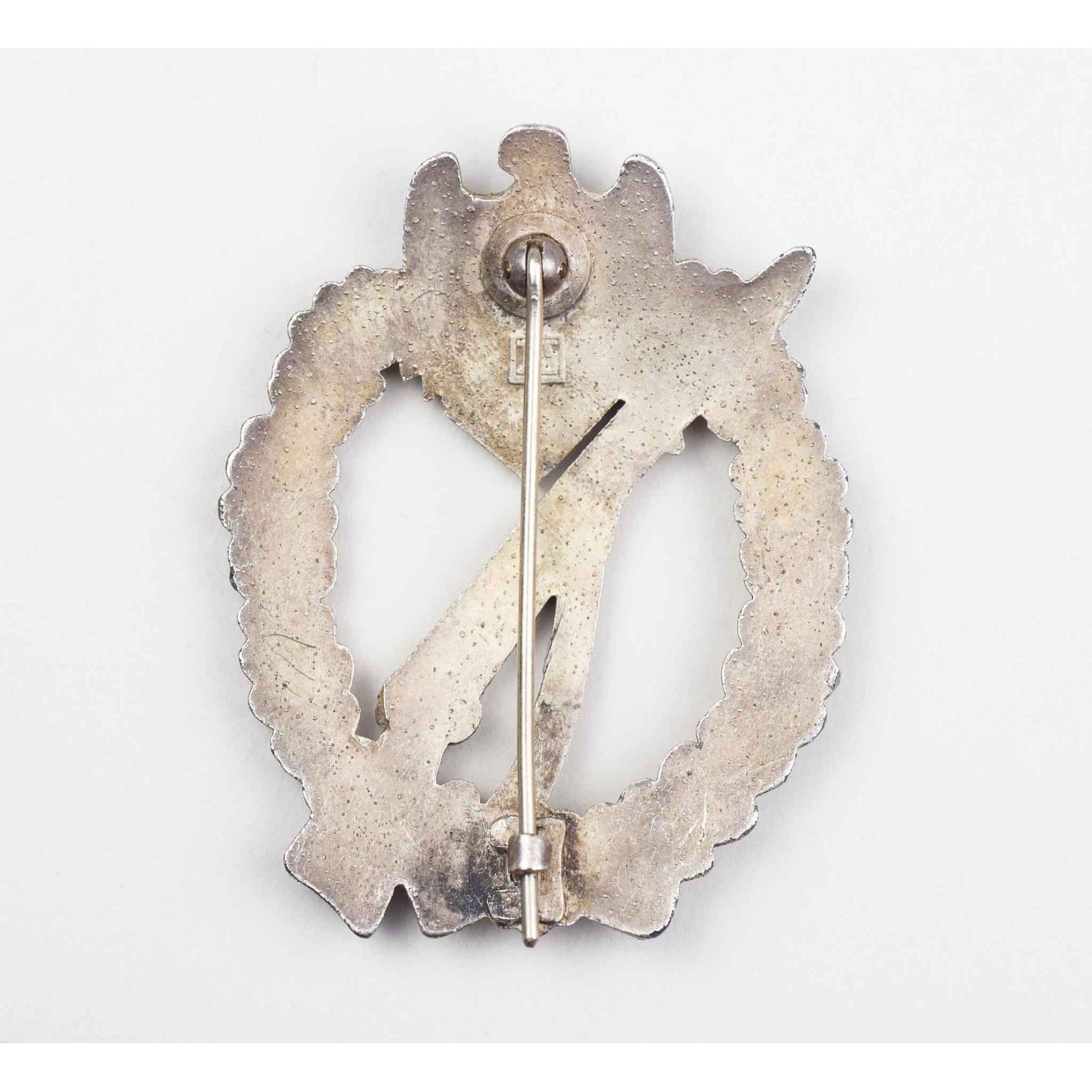 Infanterie Sturmabzeichen in Silber mit Herst. 'JFS' Zustand 1 — image 3