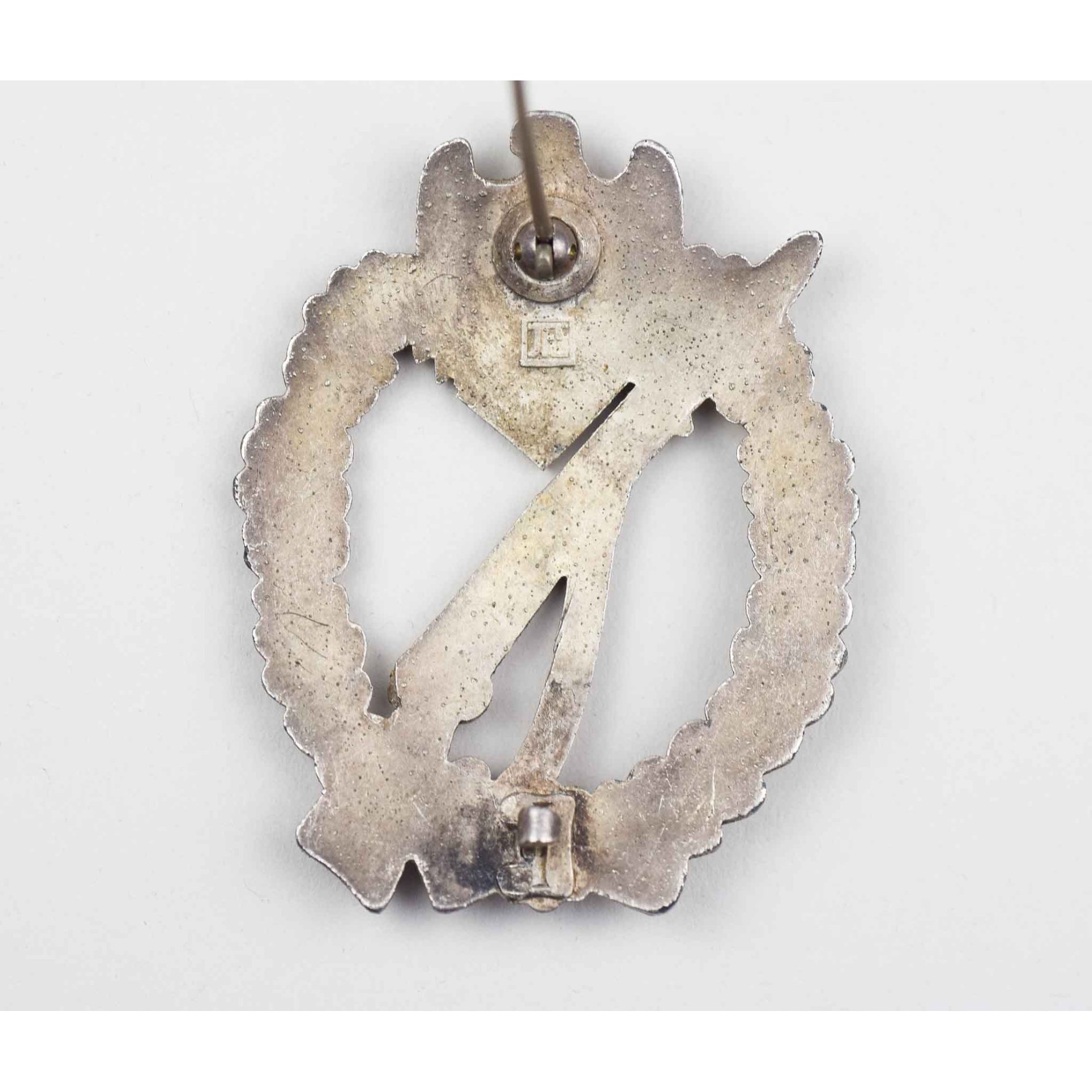 Infanterie Sturmabzeichen in Silber mit Herst. 'JFS' Zustand 1 — image 6