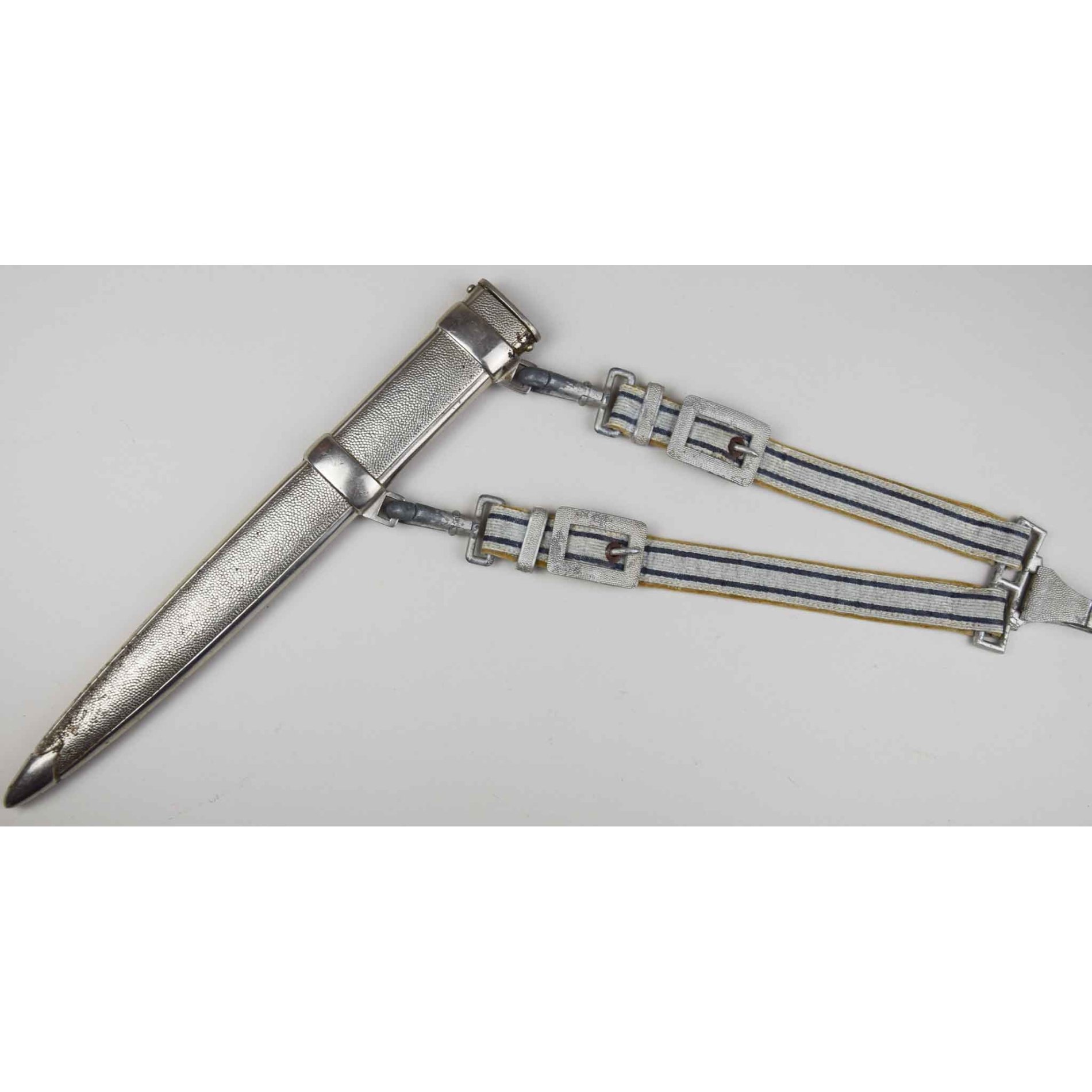 DRK-Führerdolch mit Gehänge im Zustand 1- — image 6