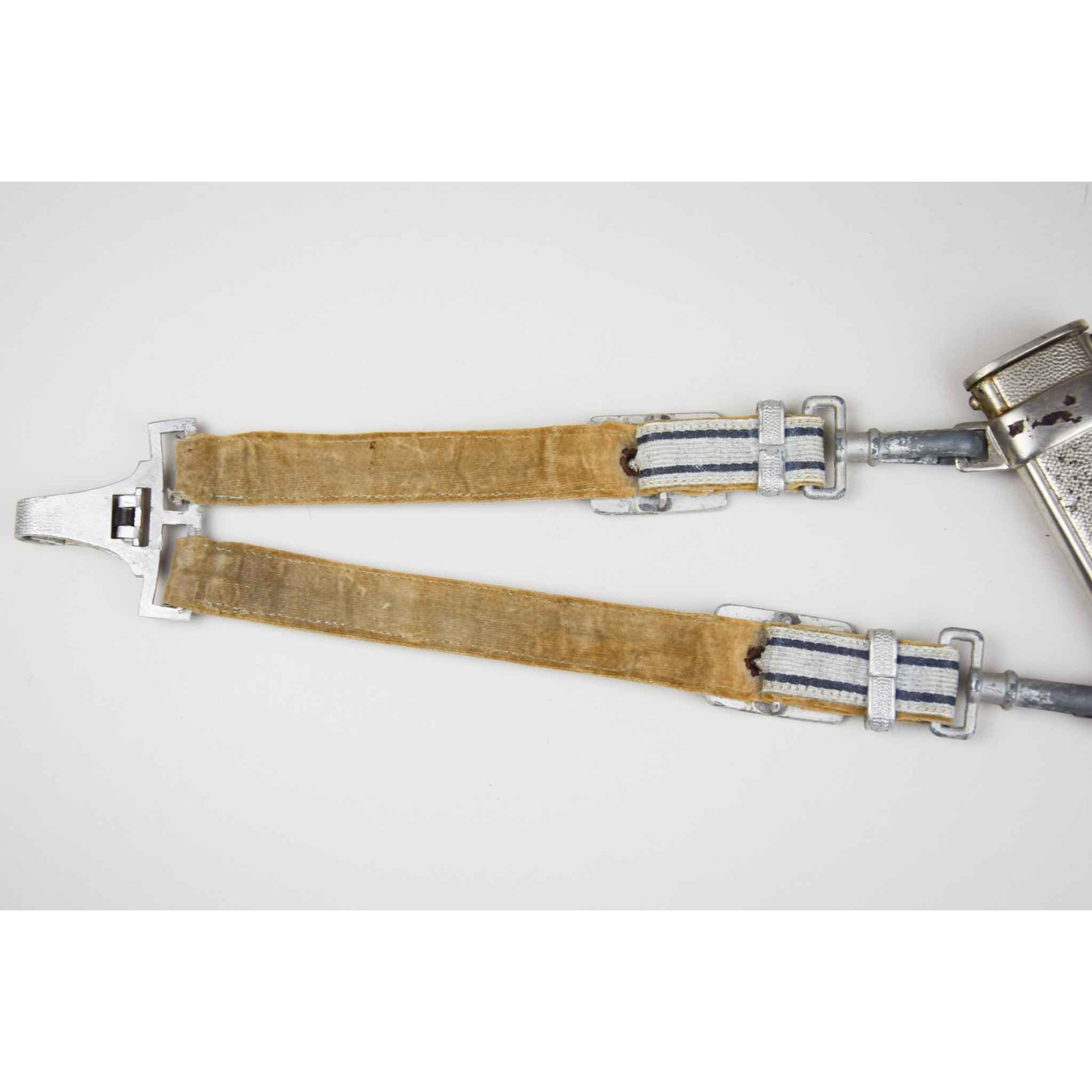 DRK-Führerdolch mit Gehänge im Zustand 1- — image 9