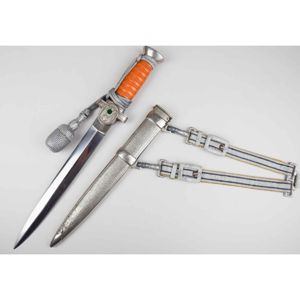 DRK-Führerdolch mit Gehänge im Zustand 1-