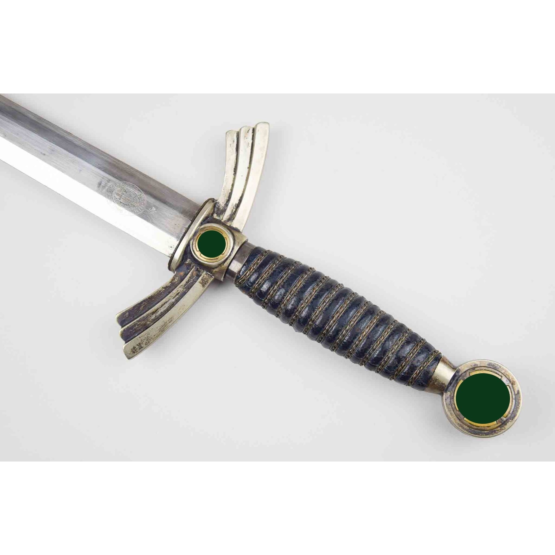 Luftwaffe Borddolch 1.Modell Paul Weyersberg Solingen mit sehr früher Pappscheide, extrem selten! — image 4