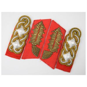 Wehrmacht Heer General Schulterstücke für einen General im Zustand 1 …