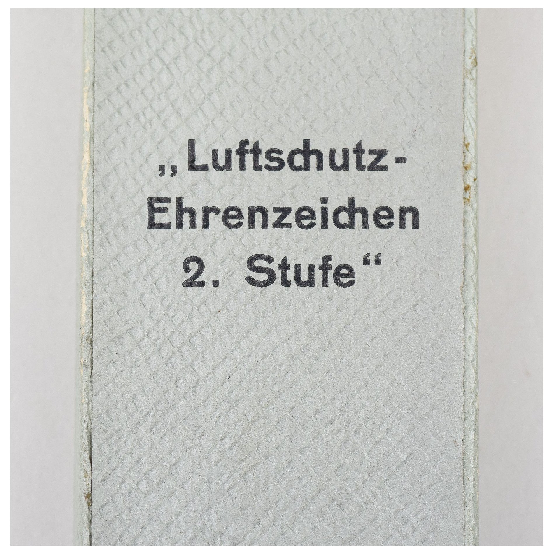 Etui Luftschutz Ehrenzeichen 2.Stufe — image 2