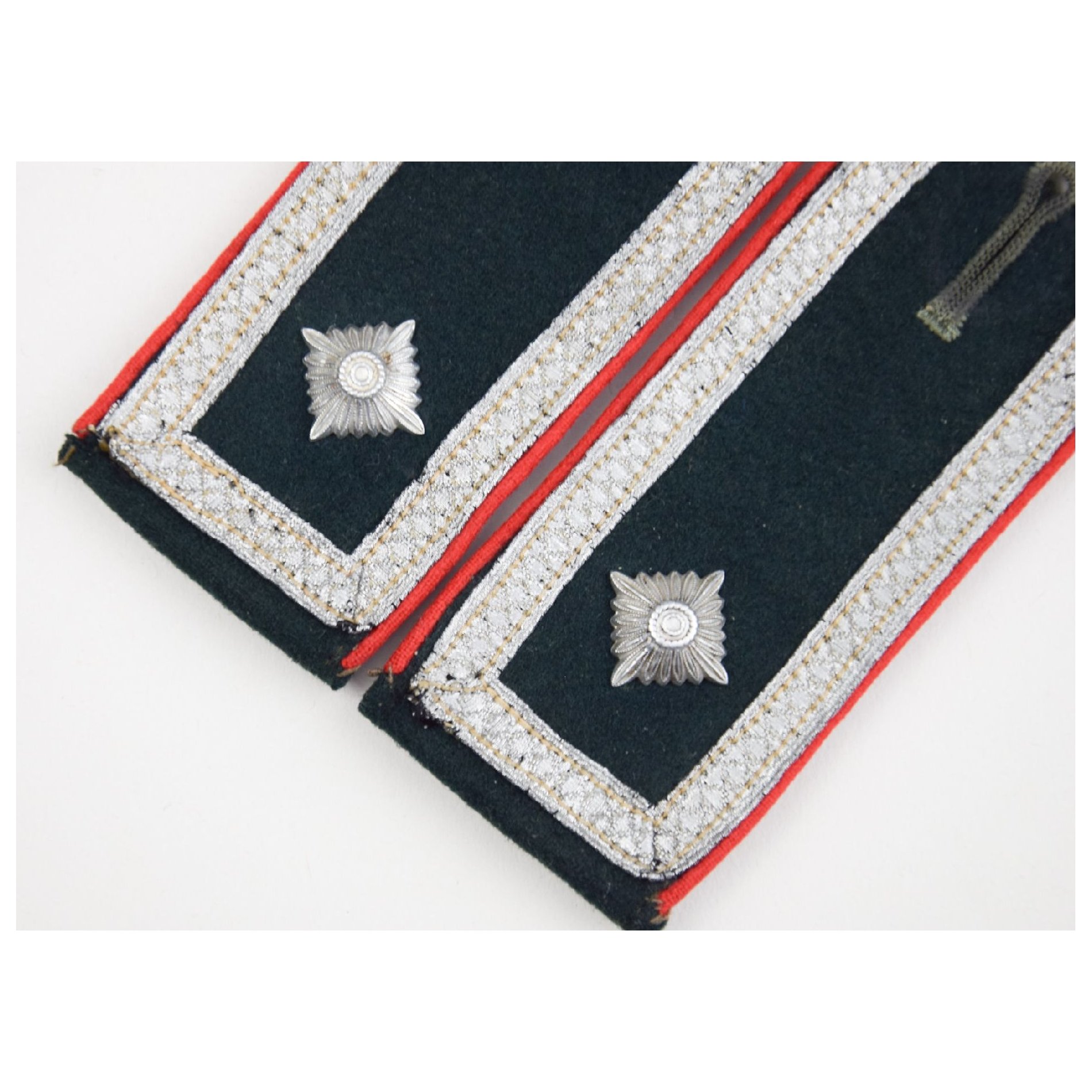 Wehrmacht Paar Schulterstücke für einen Feldwebel der Artillerie — image 2