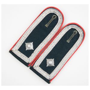 Wehrmacht Paar Schulterstücke für einen Feldwebel der Artillerie