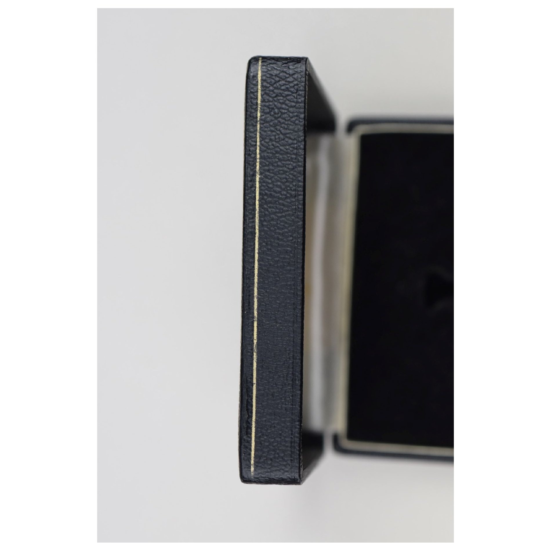 Etui für ein Deutsches Kreuz in Gold — image 7