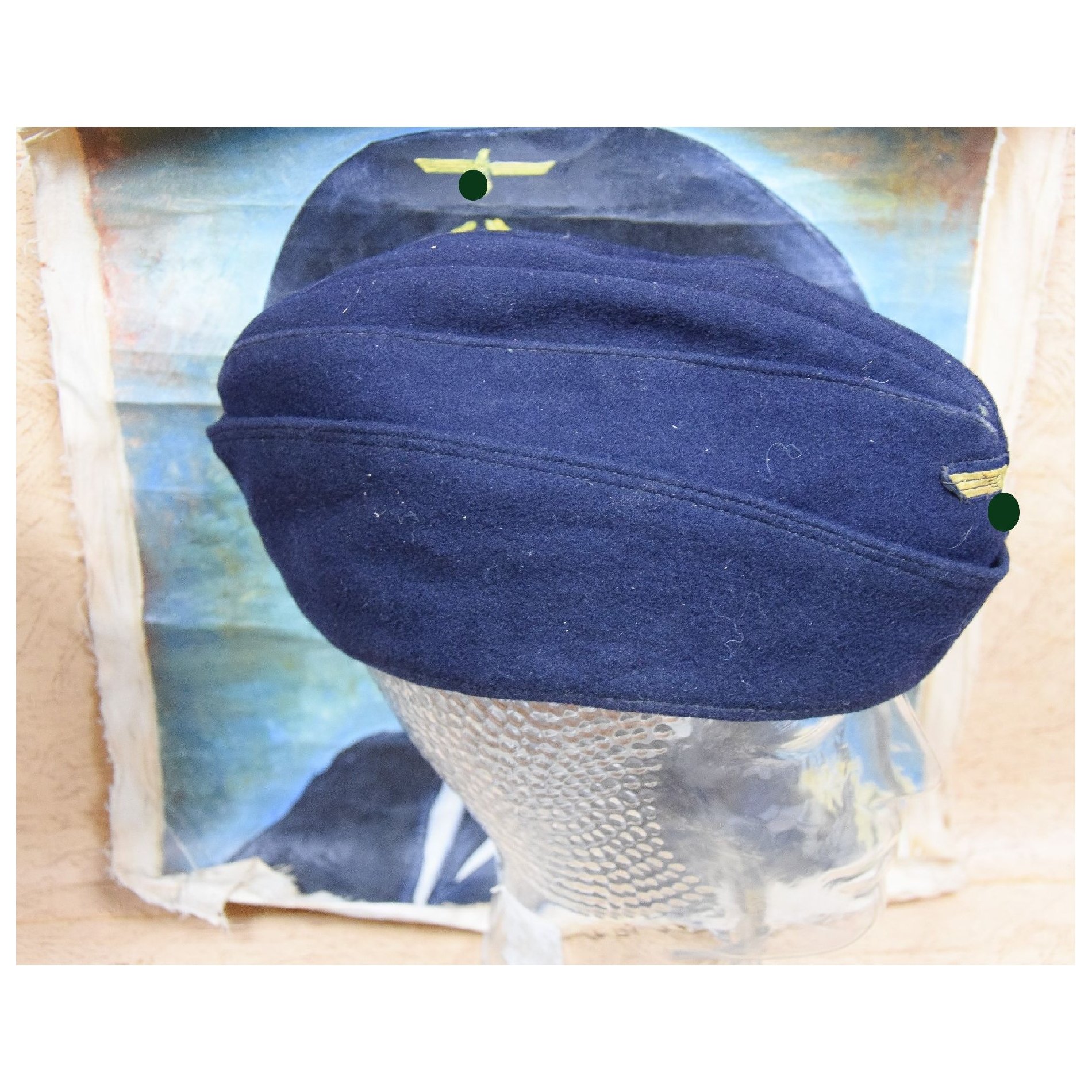 Kriegsmarine U-561 unberührter Nachlass mit Schirmmütze, Stoffeffekten, Briefen und Koffer — image 16