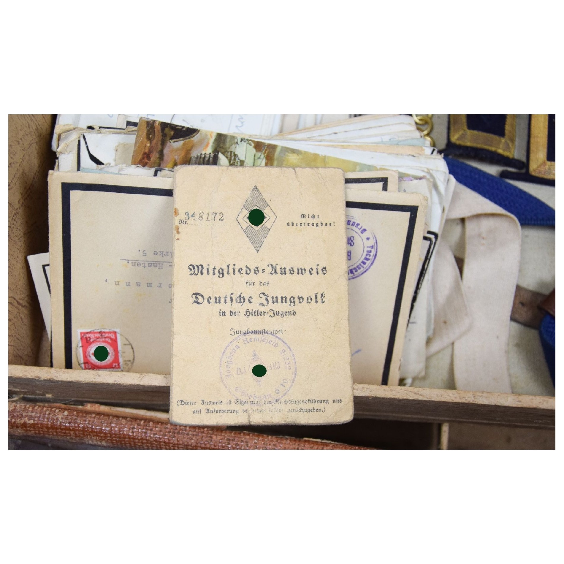 Kriegsmarine U-561 unberührter Nachlass mit Schirmmütze, Stoffeffekten, Briefen und Koffer — image 24